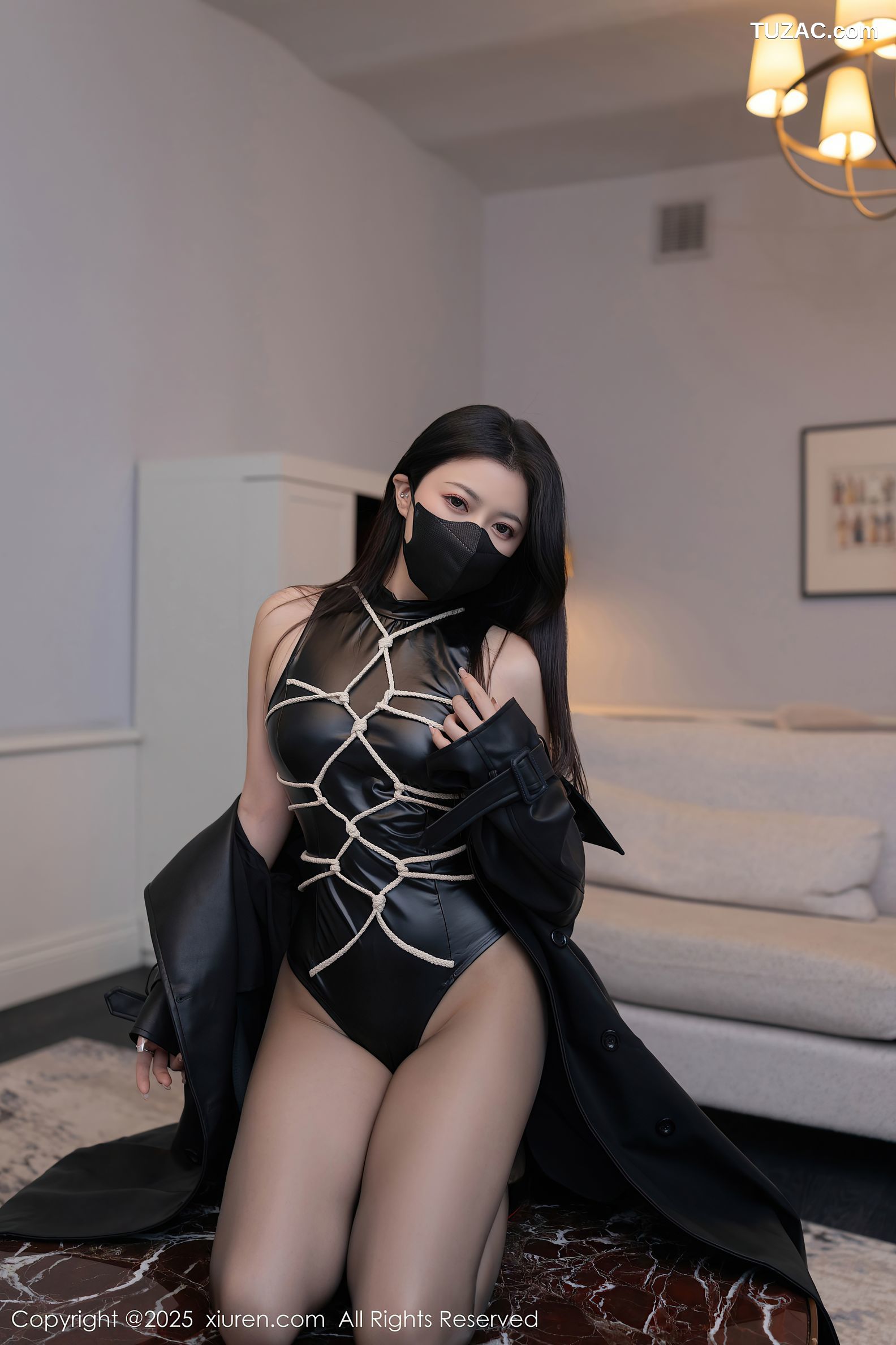 XiuRen秀人网-9835-鱼子酱Fish-黑色大衣死库水黑丝绑缚爆乳-2025.01.26