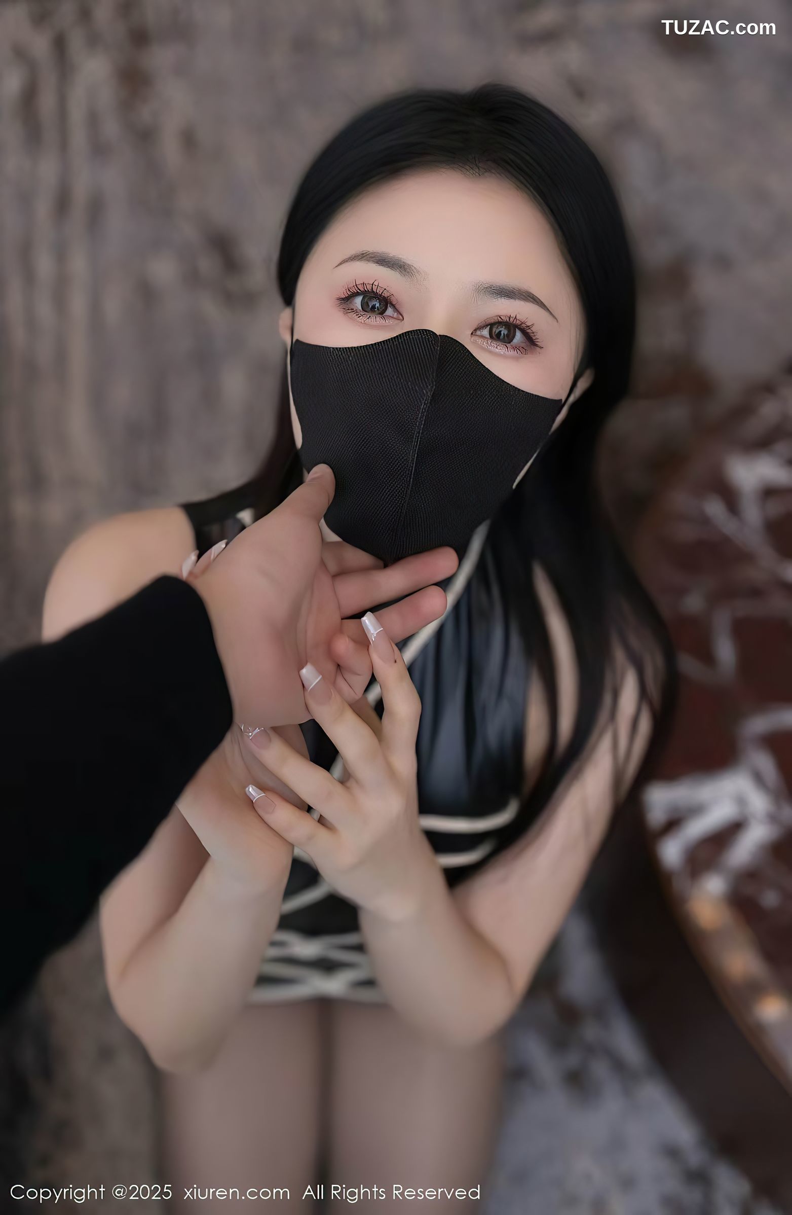 XiuRen秀人网-9835-鱼子酱Fish-黑色大衣死库水黑丝绑缚爆乳-2025.01.26