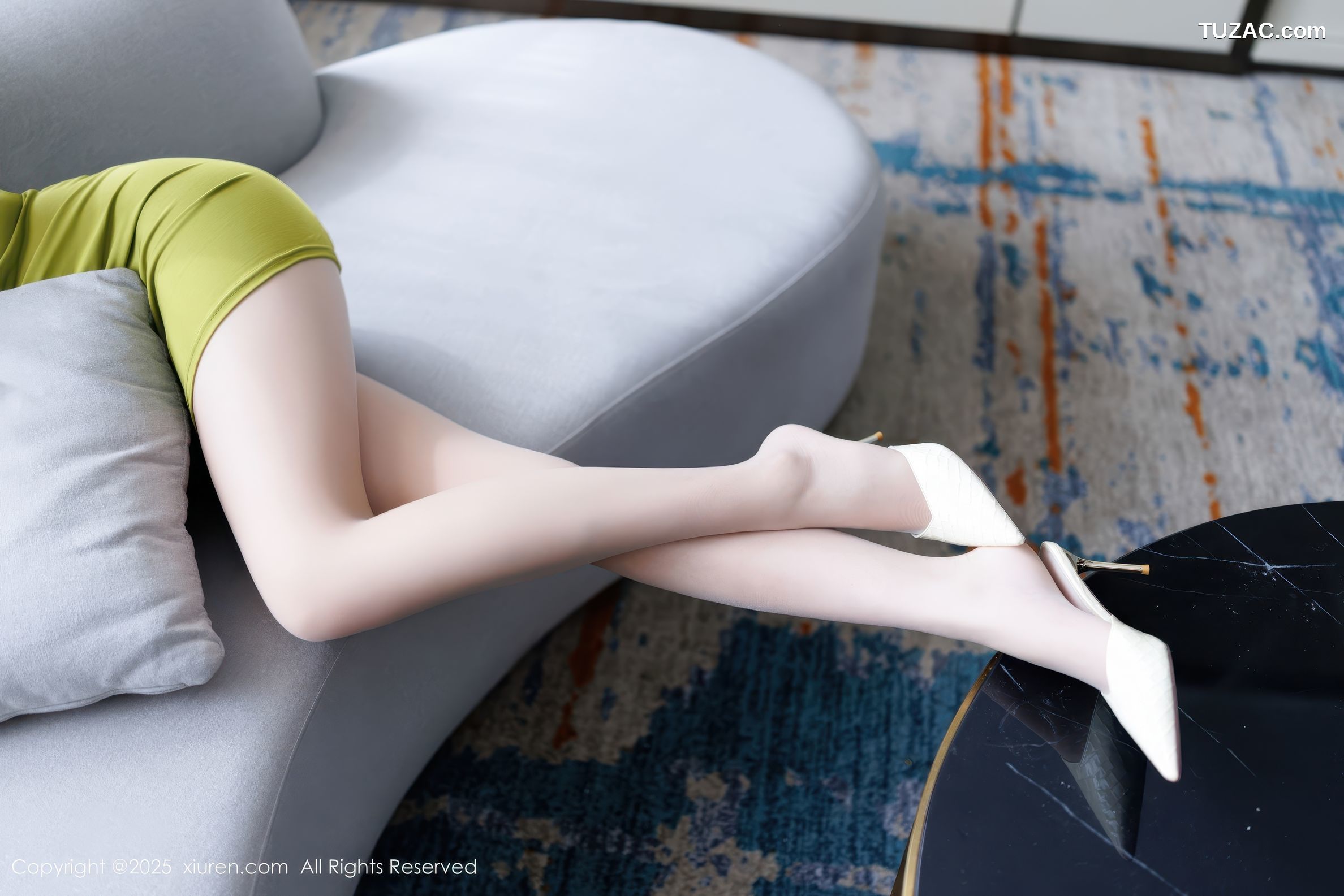 XiuRen秀人网-9849-南乔-浅绿色连衣短裙白色丝袜美腿-2025.02.07