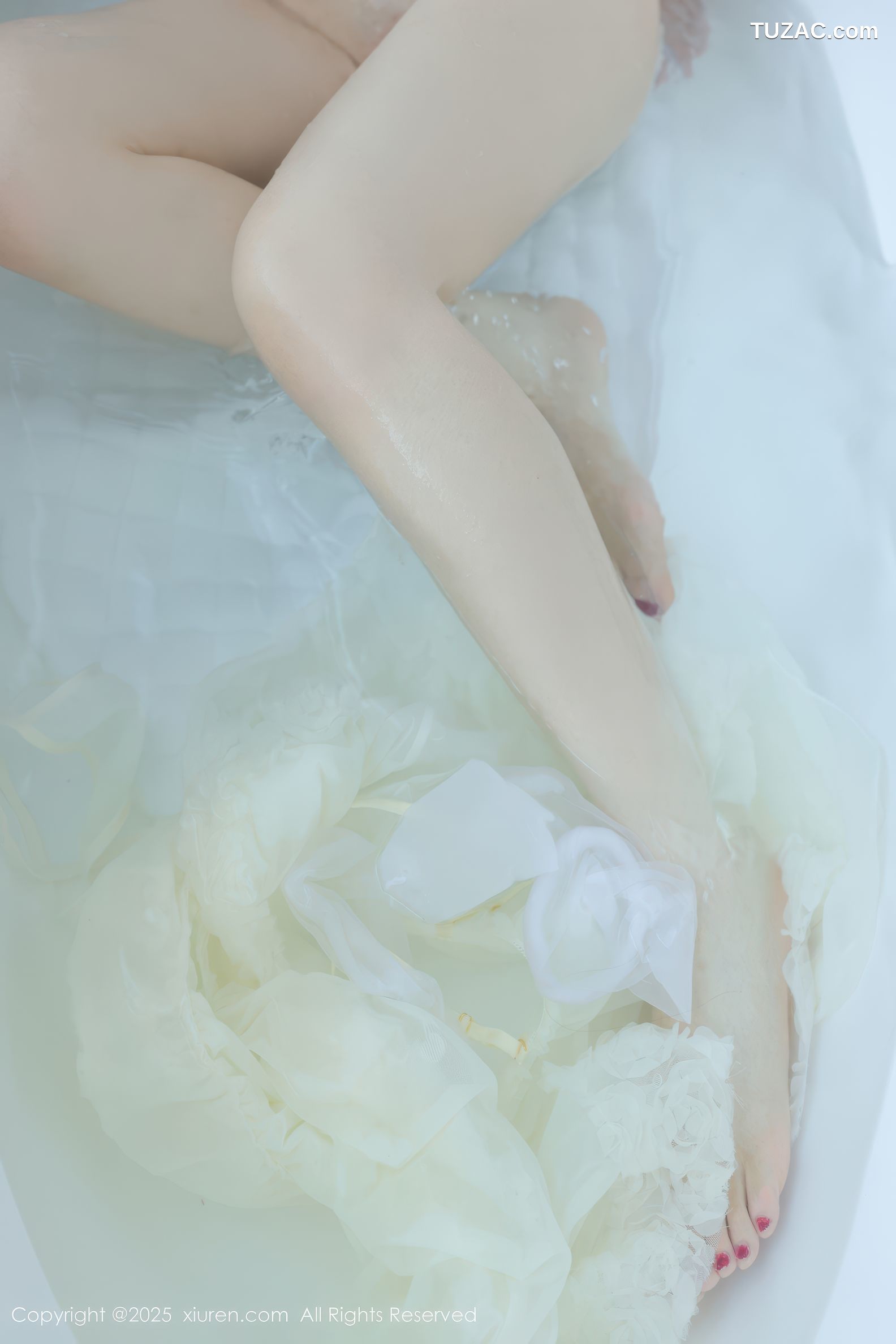 XiuRen秀人网-9851-桃妖夭-轻透白蕾丝睡衣浴缸湿身爆乳-2025.02.07