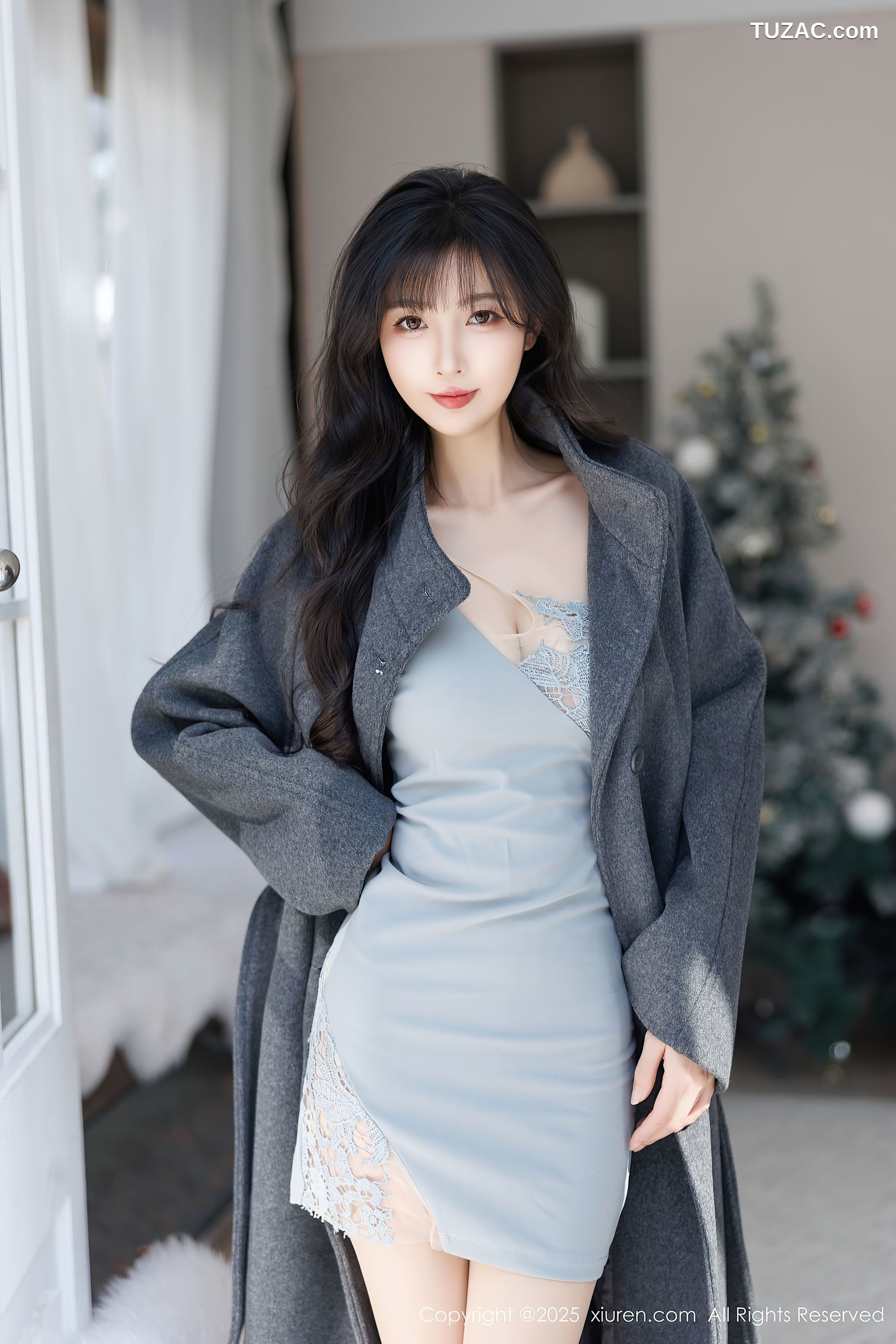 XiuRen秀人网-9863-林星阑-黑大衣灰裙雪景-白色情趣内衣-2025.02.10