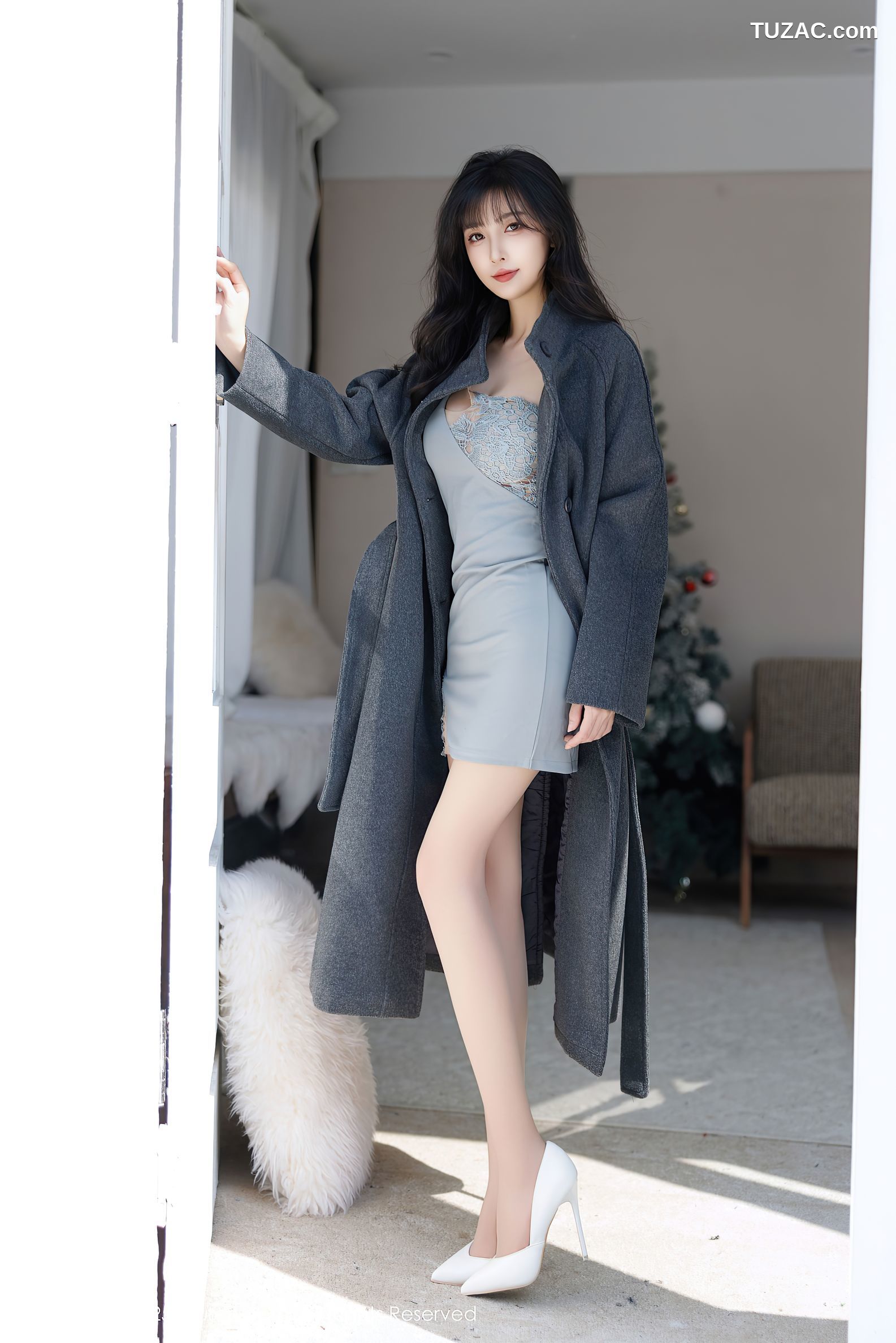 XiuRen秀人网-9863-林星阑-黑大衣灰裙雪景-白色情趣内衣-2025.02.10