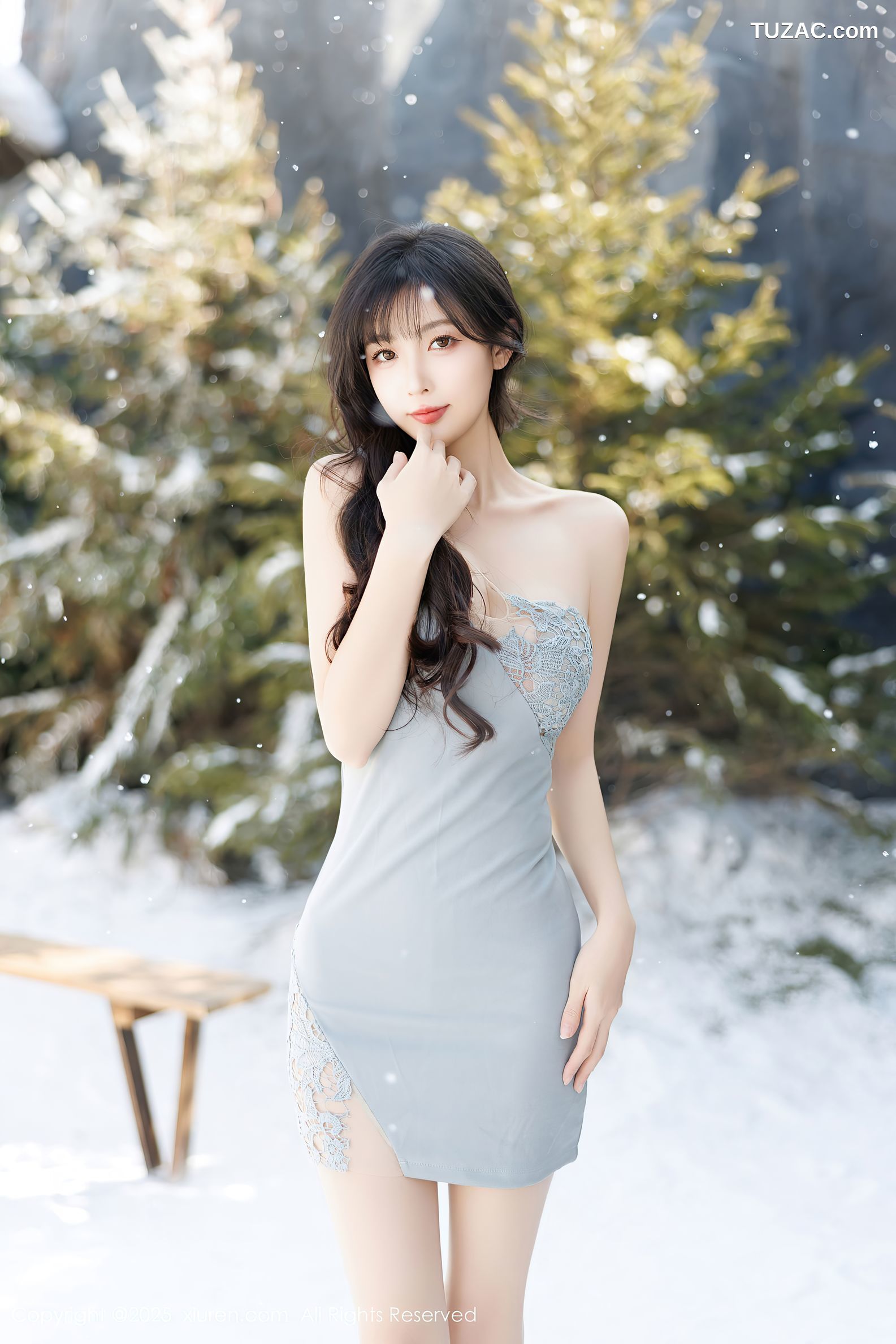 XiuRen秀人网-9863-林星阑-黑大衣灰裙雪景-白色情趣内衣-2025.02.10