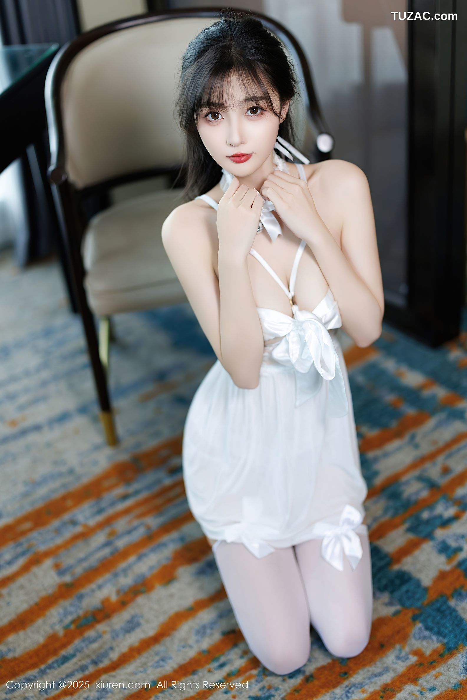 XiuRen秀人网-9863-林星阑-黑大衣灰裙雪景-白色情趣内衣-2025.02.10