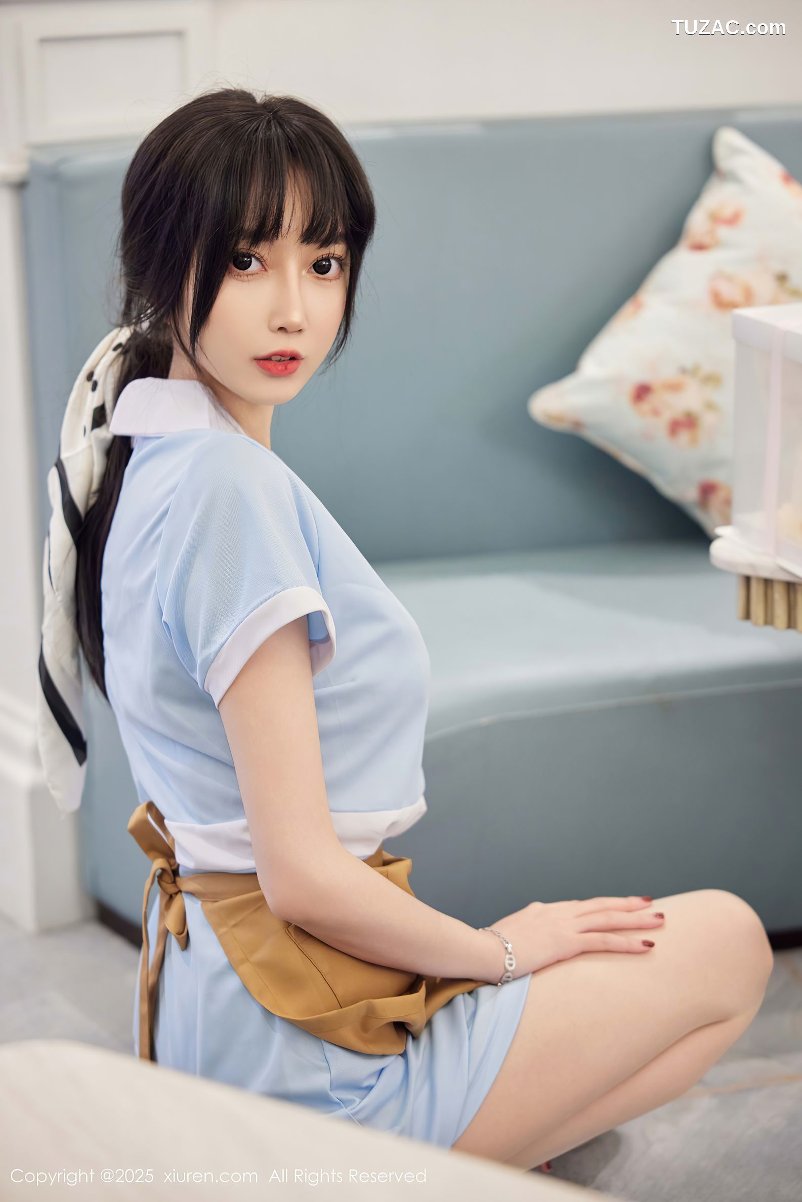 XiuRen秀人网-9864-玥儿玥er-浅蓝短裙人妻-土黄色短裙生日主题爆乳-2025.02.10