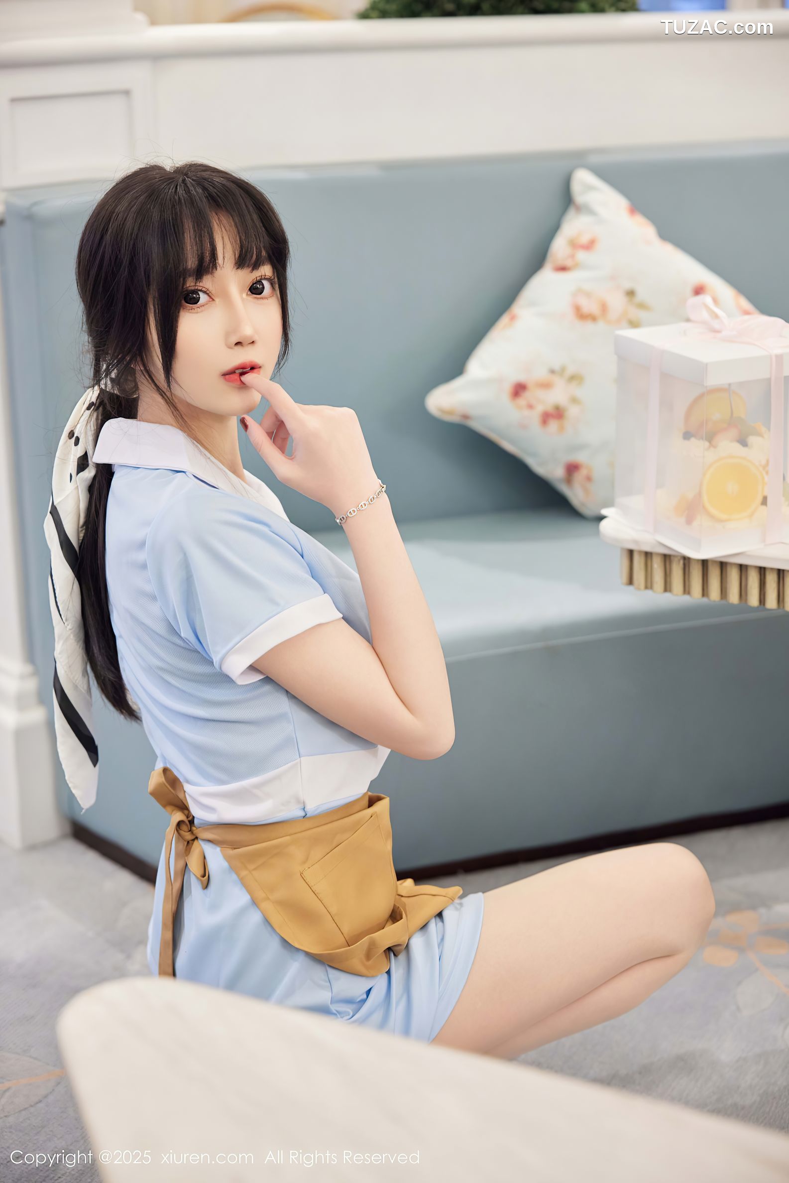 XiuRen秀人网-9864-玥儿玥er-浅蓝短裙人妻-土黄色短裙生日主题爆乳-2025.02.10