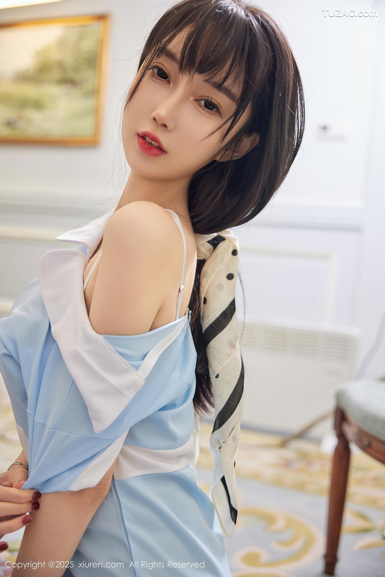 XiuRen秀人网-9864-玥儿玥er-浅蓝短裙人妻-土黄色短裙生日主题爆乳-2025.02.10