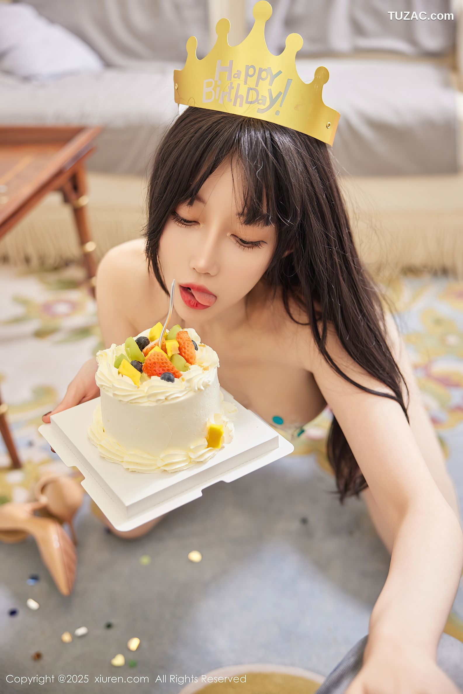 XiuRen秀人网-9864-玥儿玥er-浅蓝短裙人妻-土黄色短裙生日主题爆乳-2025.02.10