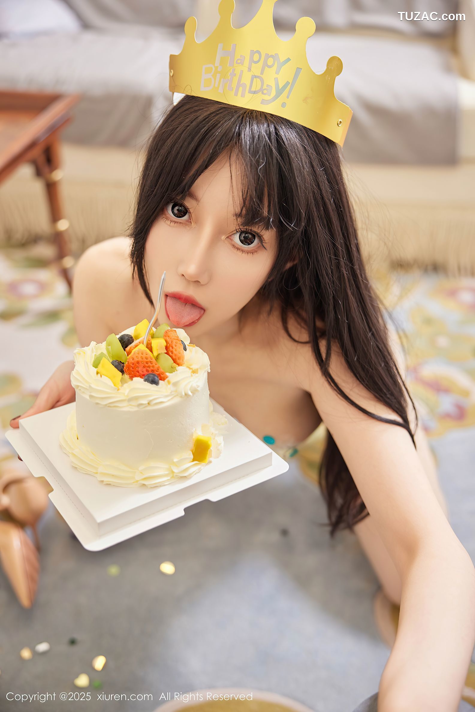 XiuRen秀人网-9864-玥儿玥er-浅蓝短裙人妻-土黄色短裙生日主题爆乳-2025.02.10