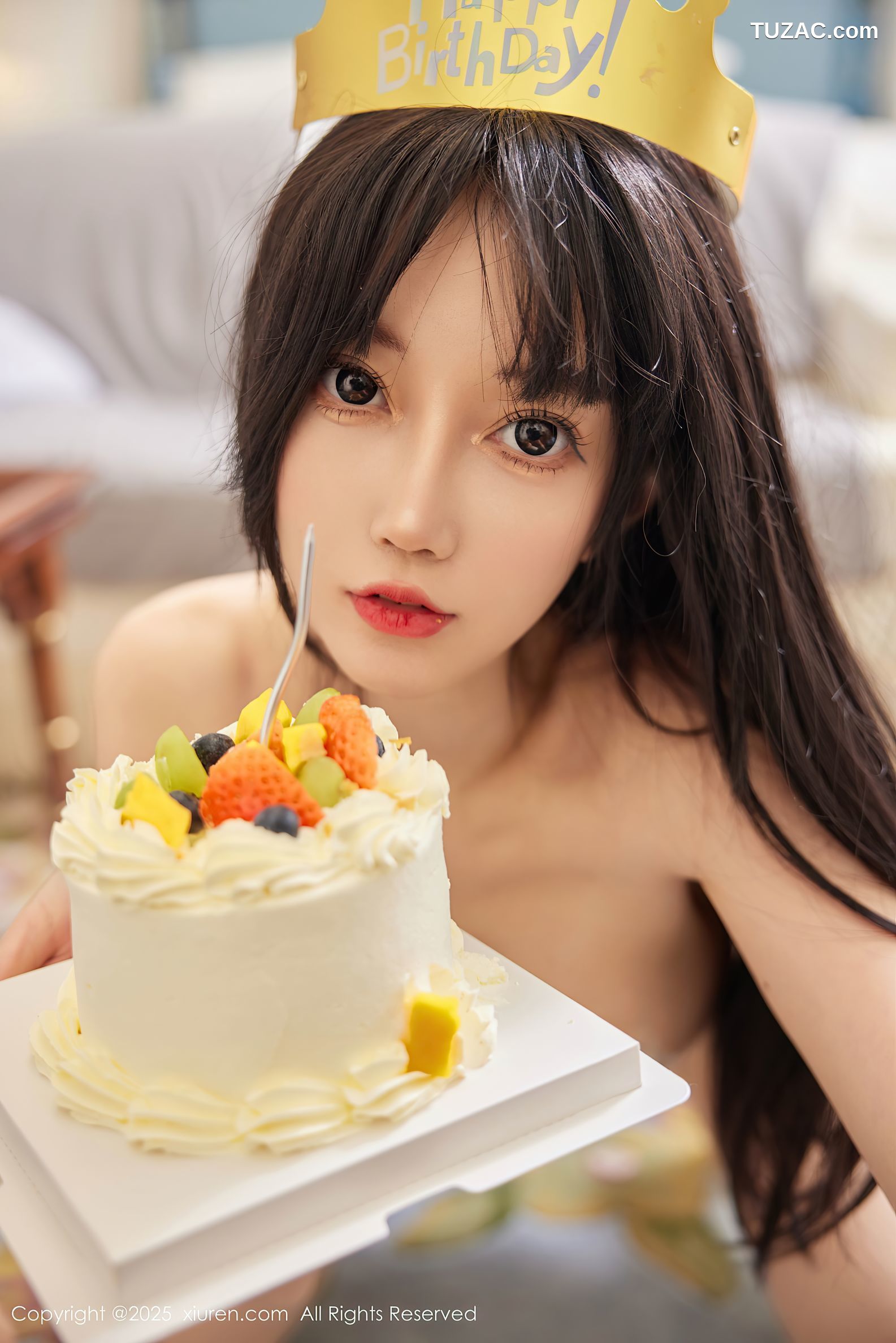 XiuRen秀人网-9864-玥儿玥er-浅蓝短裙人妻-土黄色短裙生日主题爆乳-2025.02.10