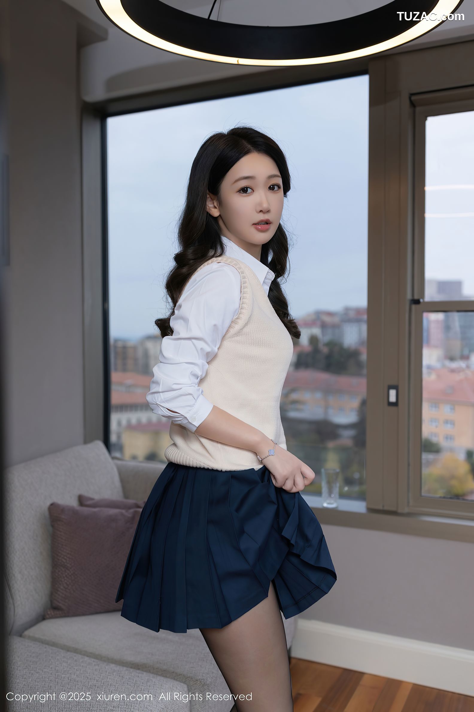 XiuRen秀人网-9866-唐安琪-白衬衫深蓝百褶短裙黑丝-2025.02.10