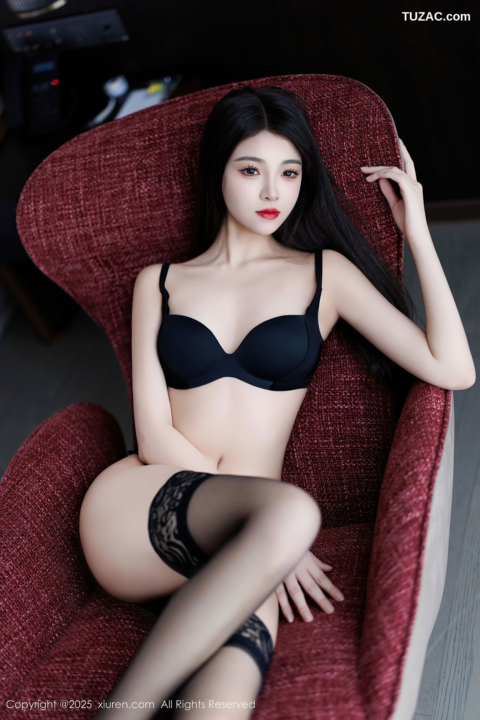 XiuRen秀人网-9868-初梦瑶-OL褐色衬衫灰短裙黑丝-2025.02.11