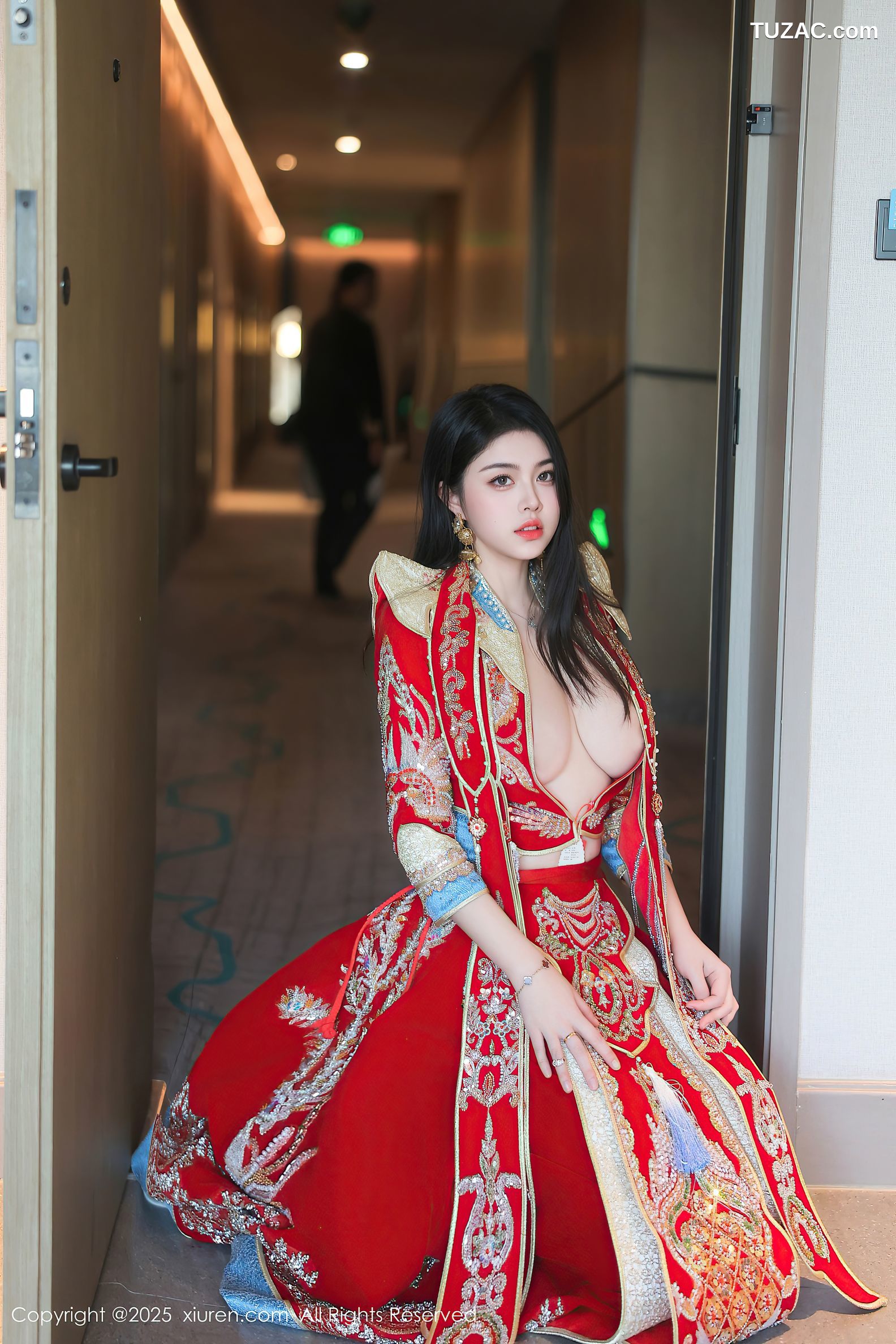 XiuRen秀人网-9869-林若凡F-新娘红装黑色内衣黑丝爆乳-2025.02.11