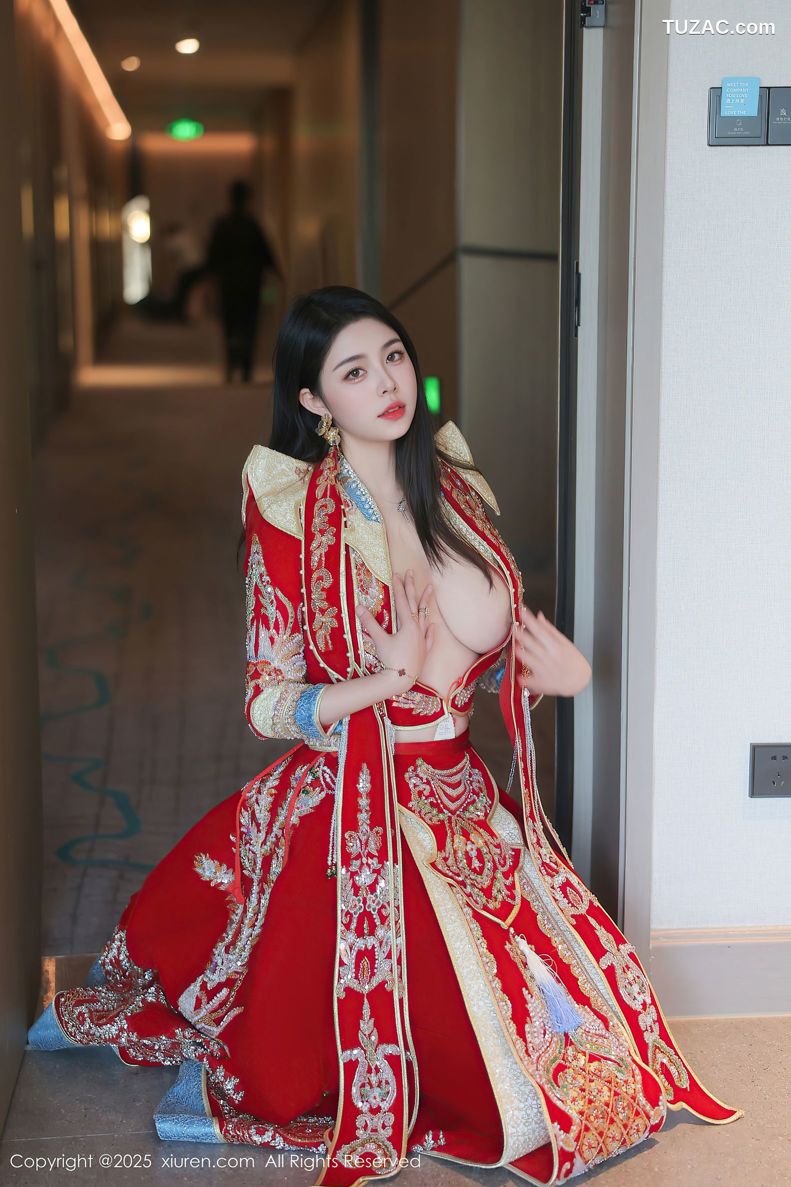 XiuRen秀人网-9869-林若凡F-新娘红装黑色内衣黑丝爆乳-2025.02.11