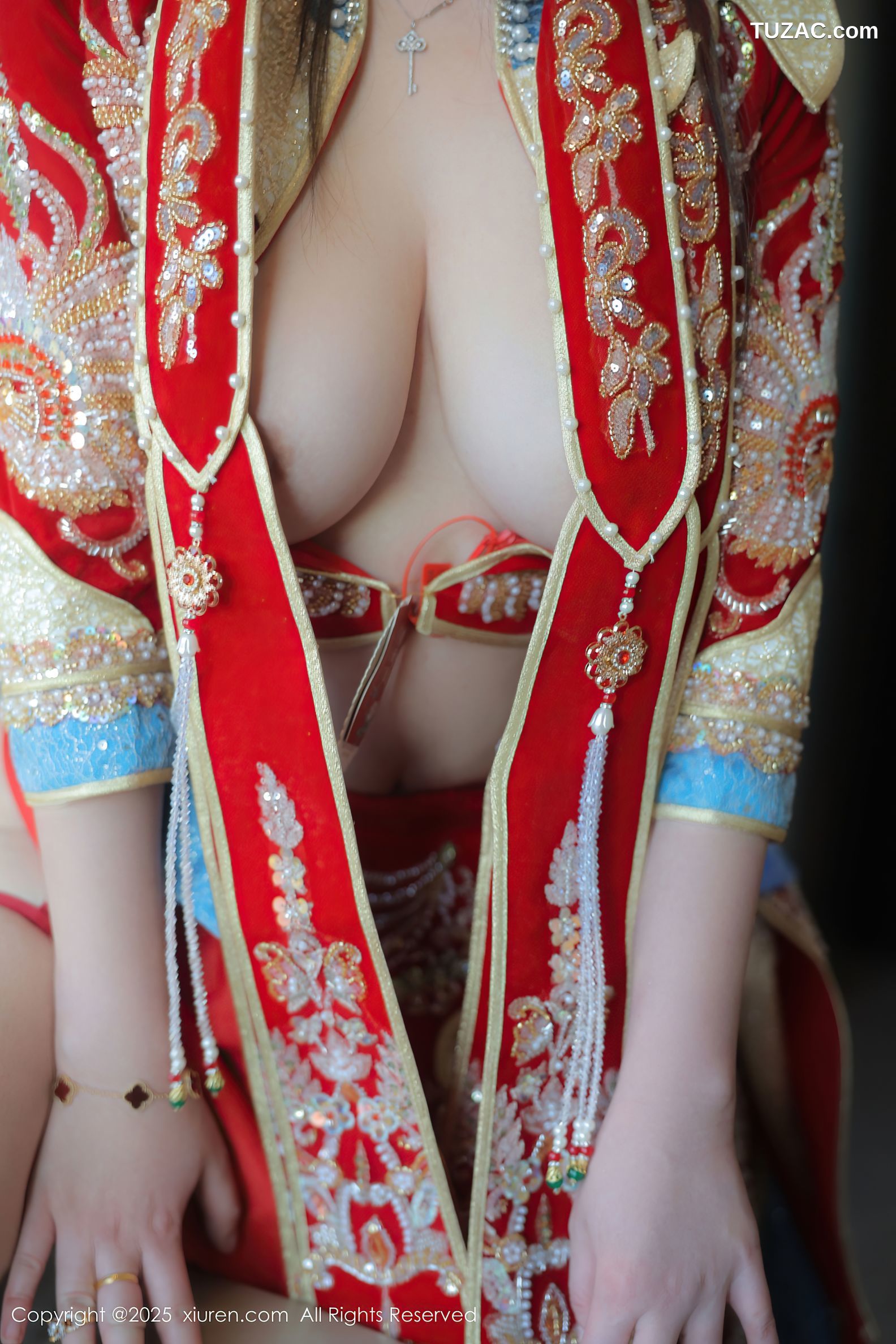 XiuRen秀人网-9869-林若凡F-新娘红装黑色内衣黑丝爆乳-2025.02.11