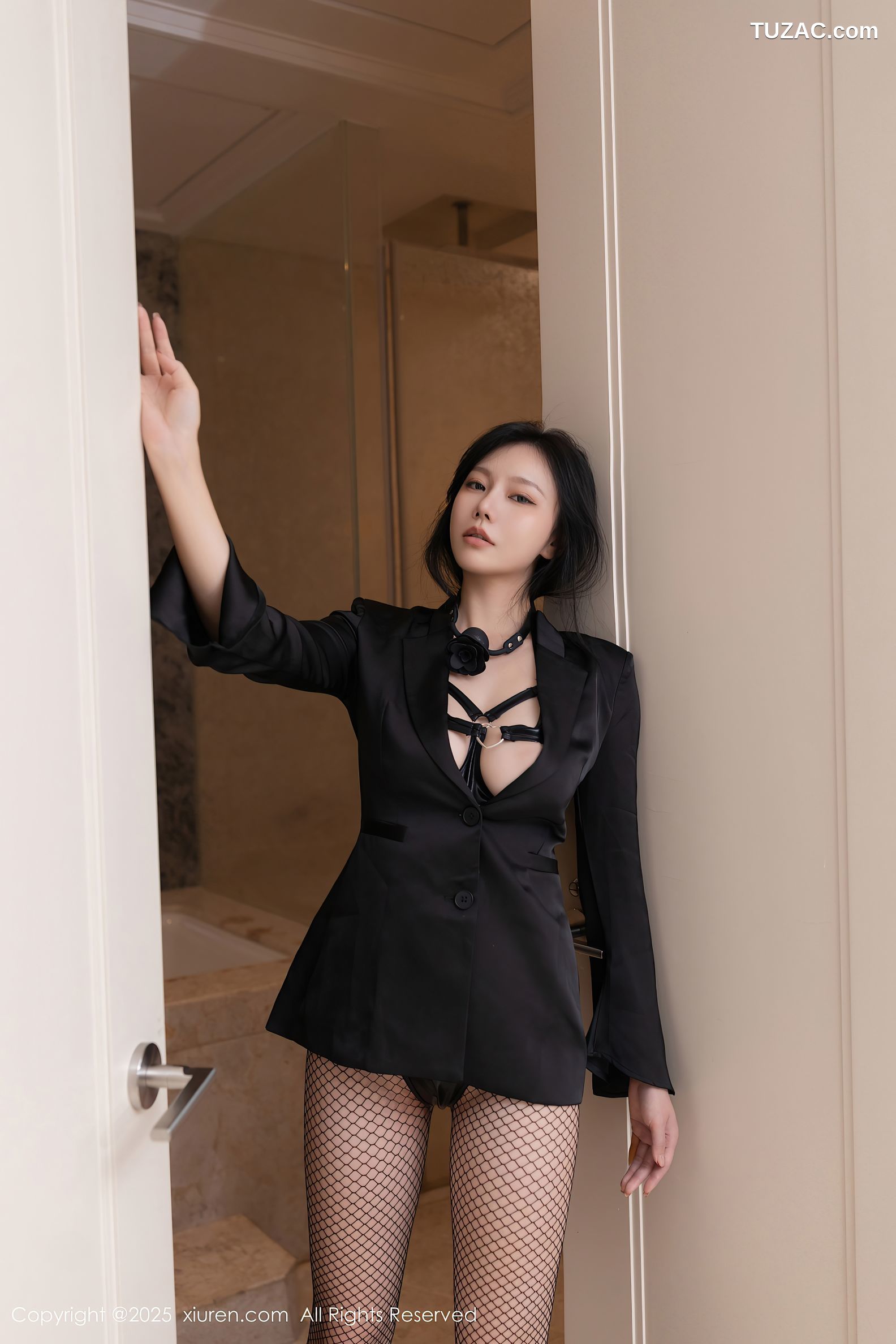 XiuRen秀人网-9870-安然anran-黑色西装外套黑绑带情趣内衣网袜-2025.02.11