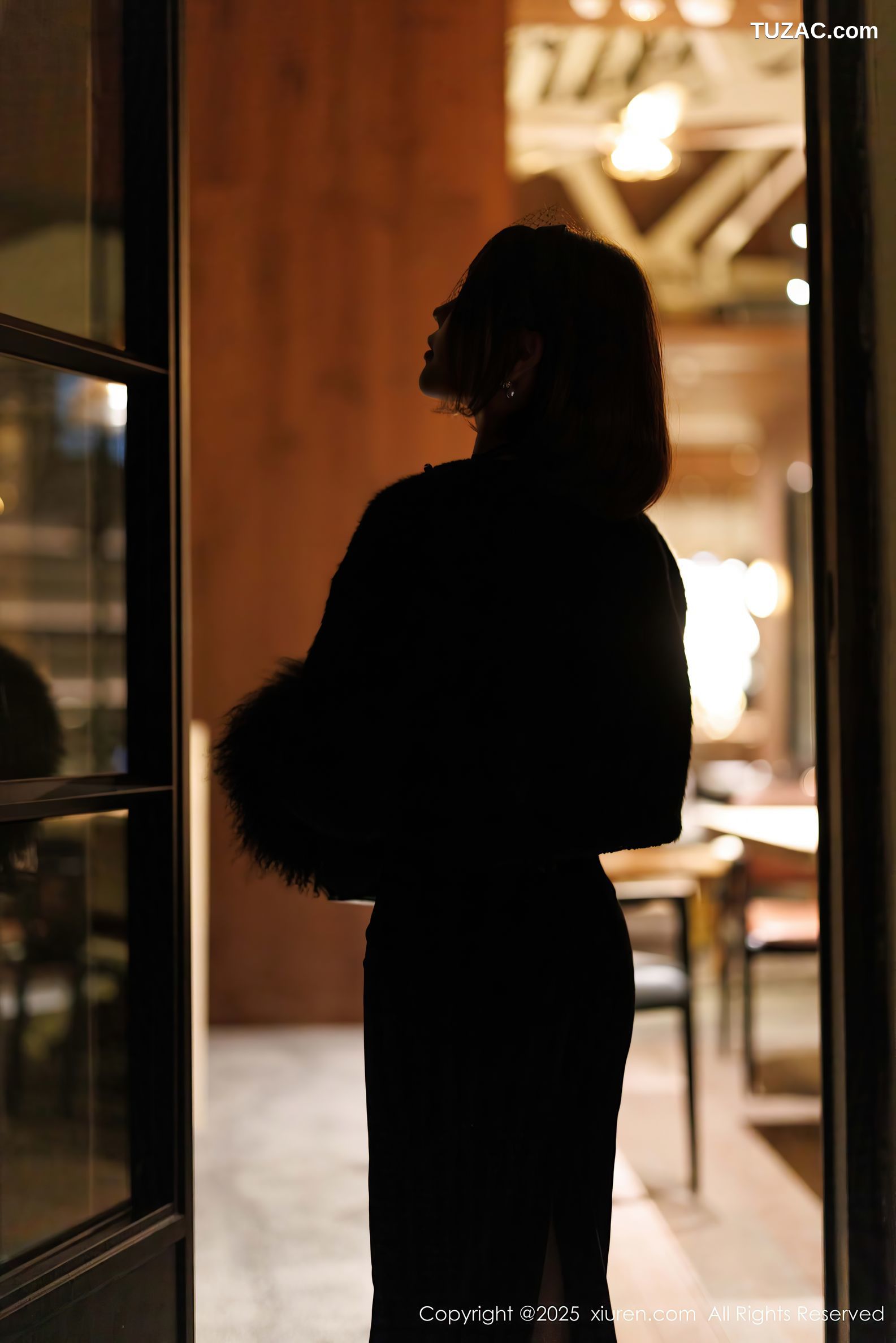 XiuRen秀人网-9880-徐莉芝Booty-短发黑蕾丝裙蓝色蕾丝内衣-2025.02.13