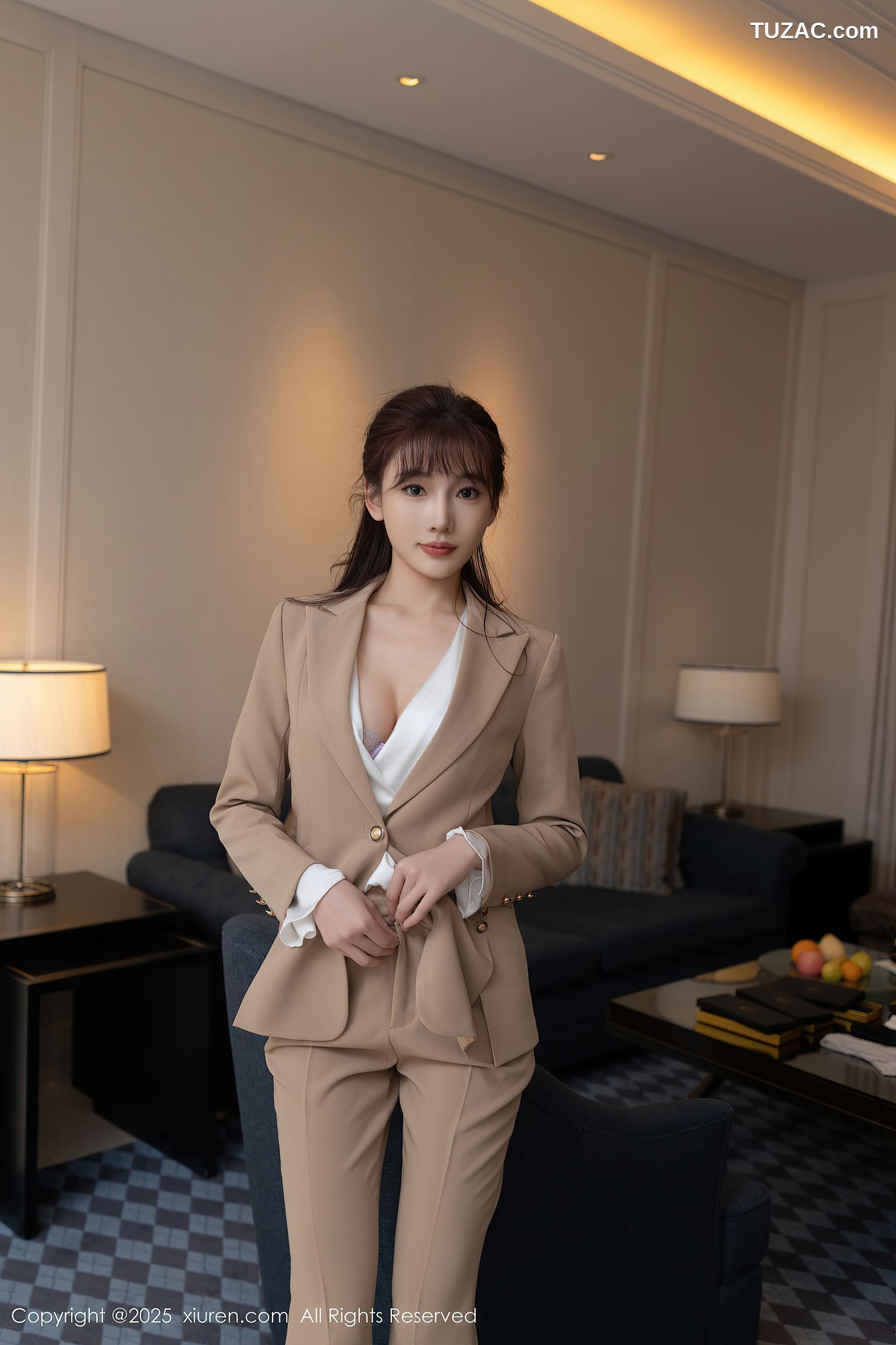 XiuRen秀人网-9881-陆萱萱-OL棕色套装紫色内衣黑丝-2025.02.13