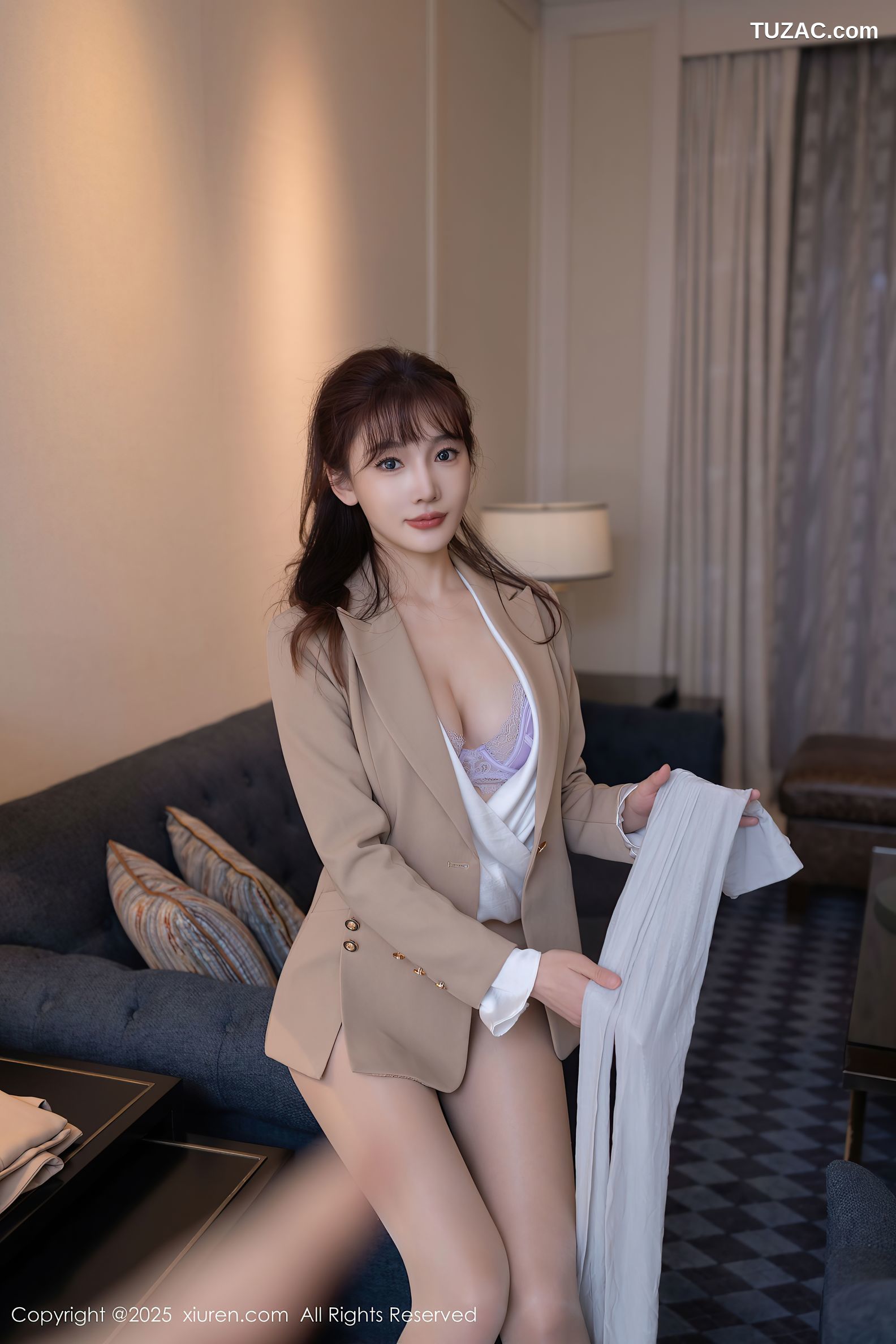 XiuRen秀人网-9881-陆萱萱-OL棕色套装紫色内衣黑丝-2025.02.13