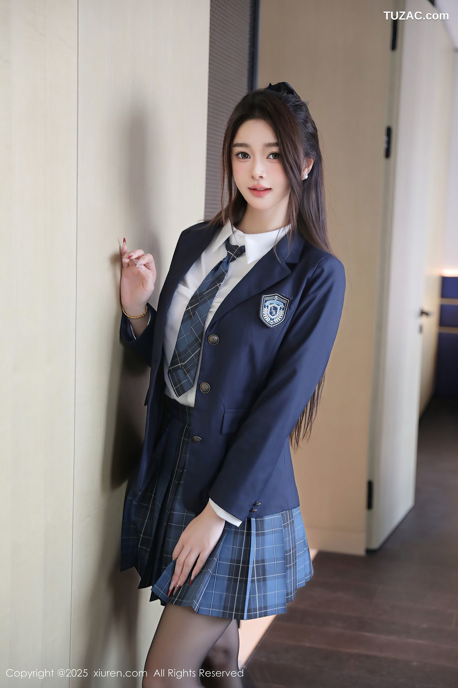 XiuRen秀人网-9888-Candy糖糖-白衬衫格子裙学生装少女黑丝爆乳-2025.02.14