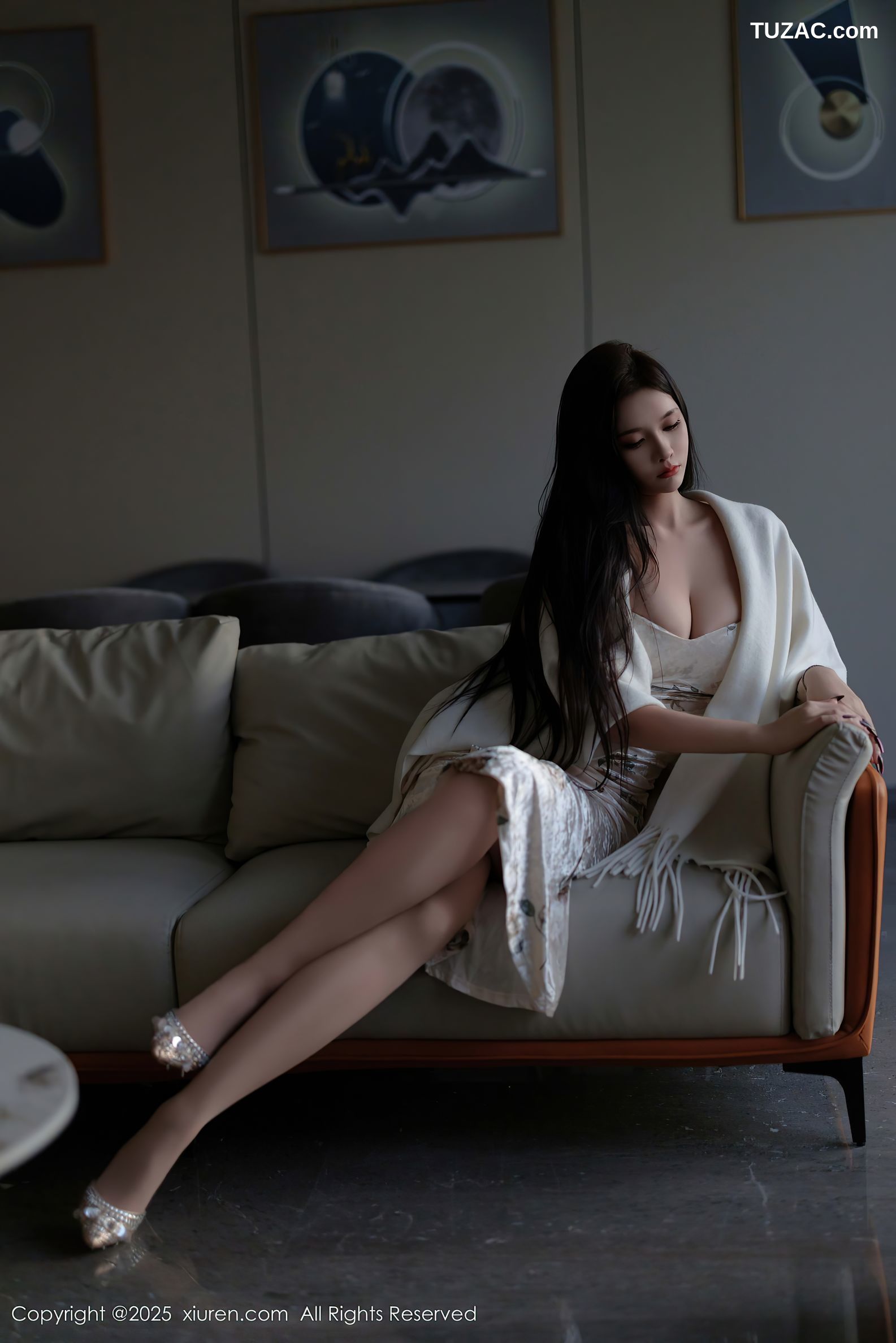 XiuRen秀人网-9899-娜比-白色披肩白色吊带紧身长裙紫色内衣-2025.02.18