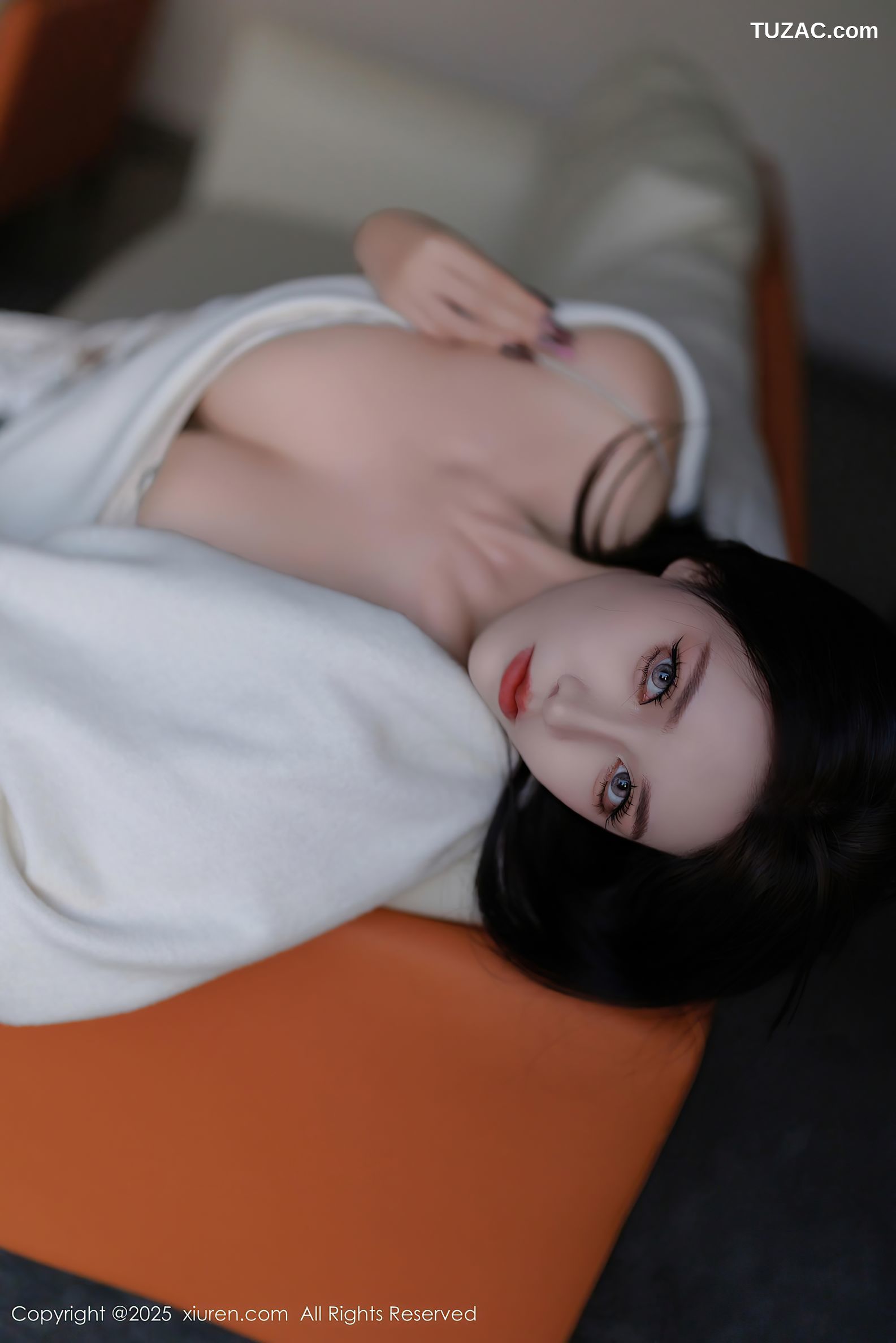 XiuRen秀人网-9899-娜比-白色披肩白色吊带紧身长裙紫色内衣-2025.02.18