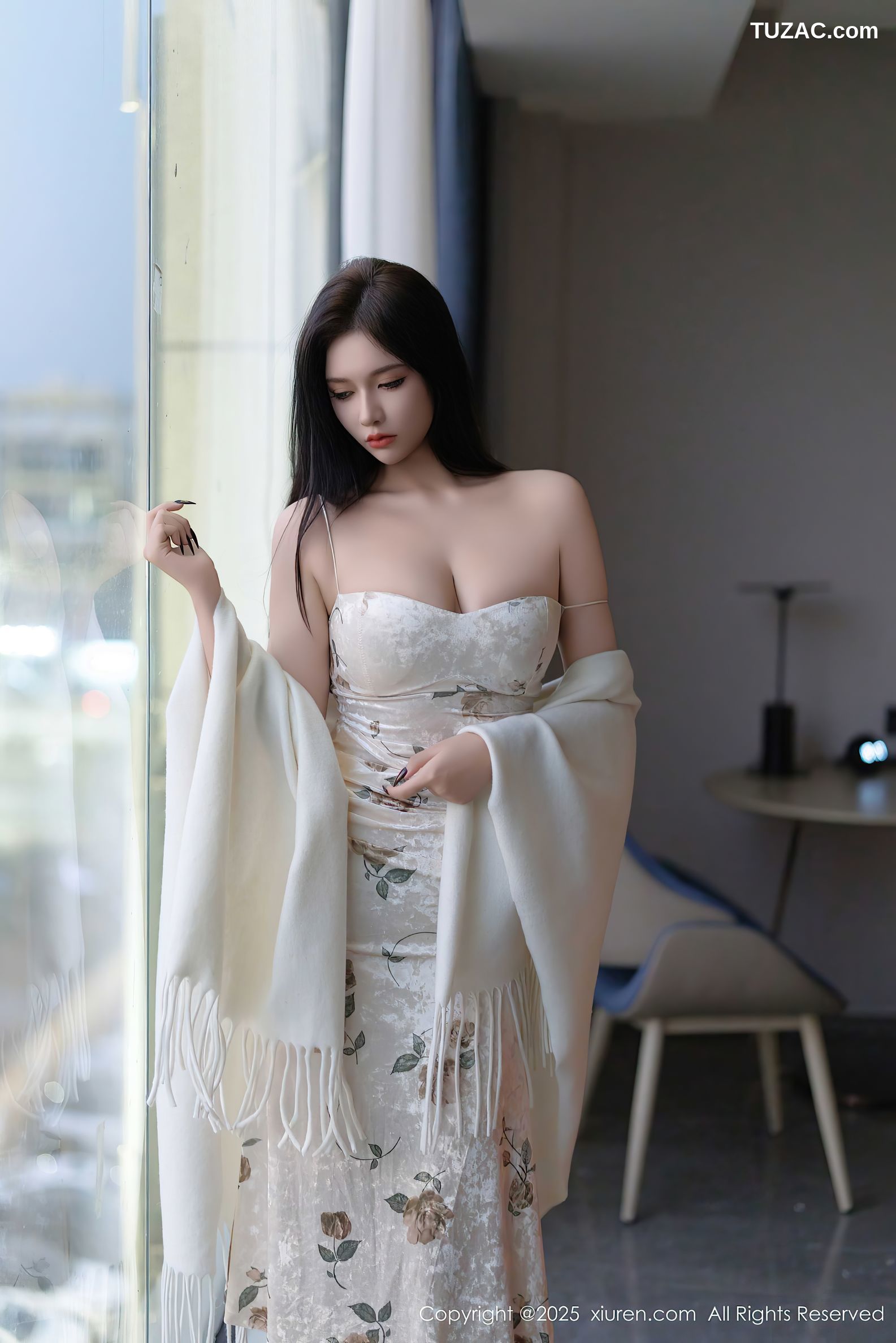 XiuRen秀人网-9899-娜比-白色披肩白色吊带紧身长裙紫色内衣-2025.02.18