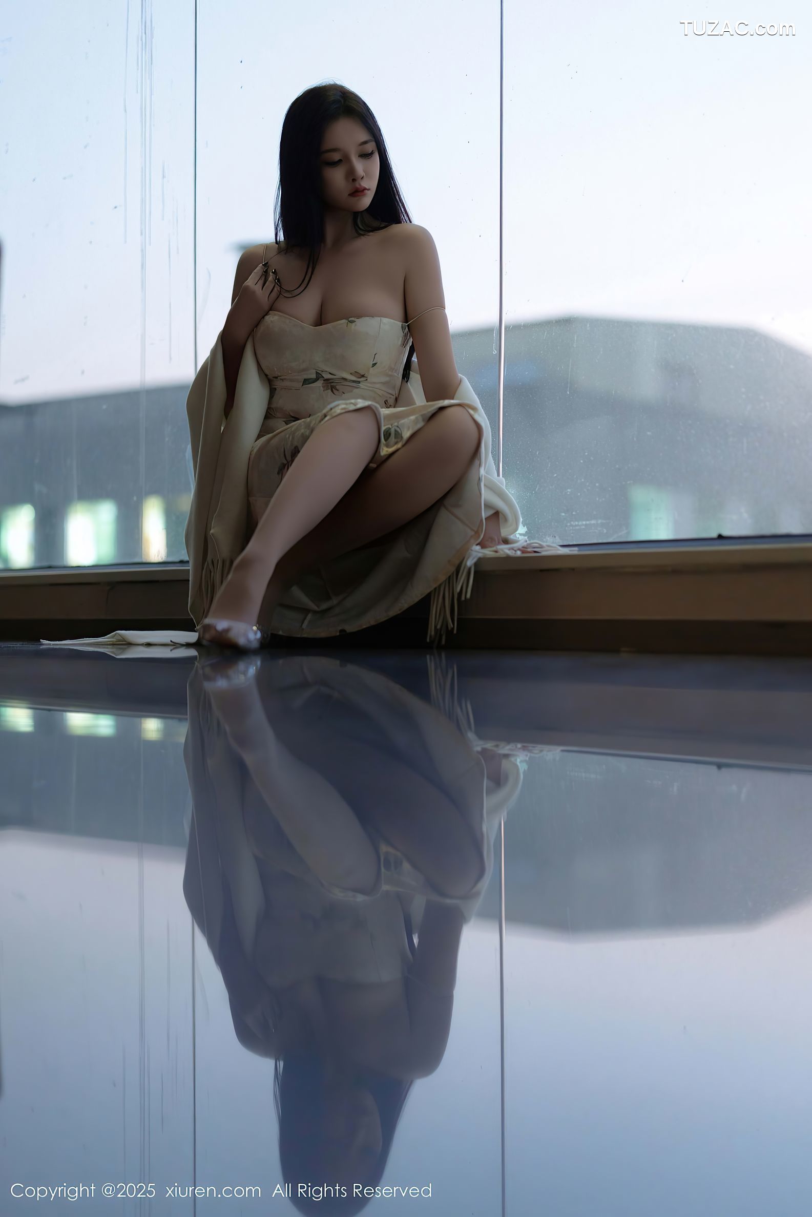 XiuRen秀人网-9899-娜比-白色披肩白色吊带紧身长裙紫色内衣-2025.02.18