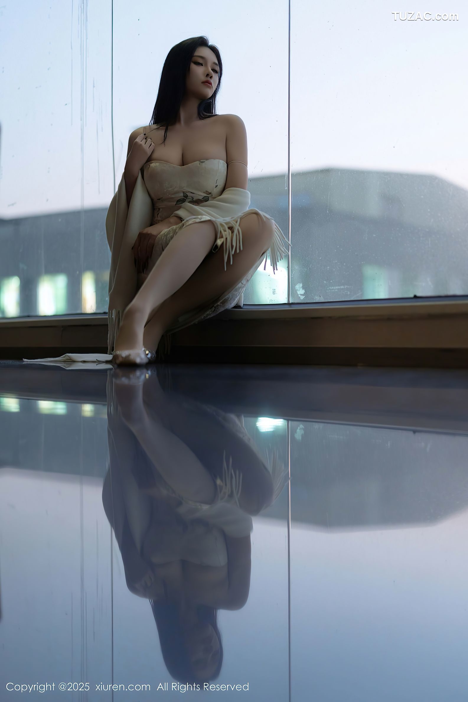 XiuRen秀人网-9899-娜比-白色披肩白色吊带紧身长裙紫色内衣-2025.02.18