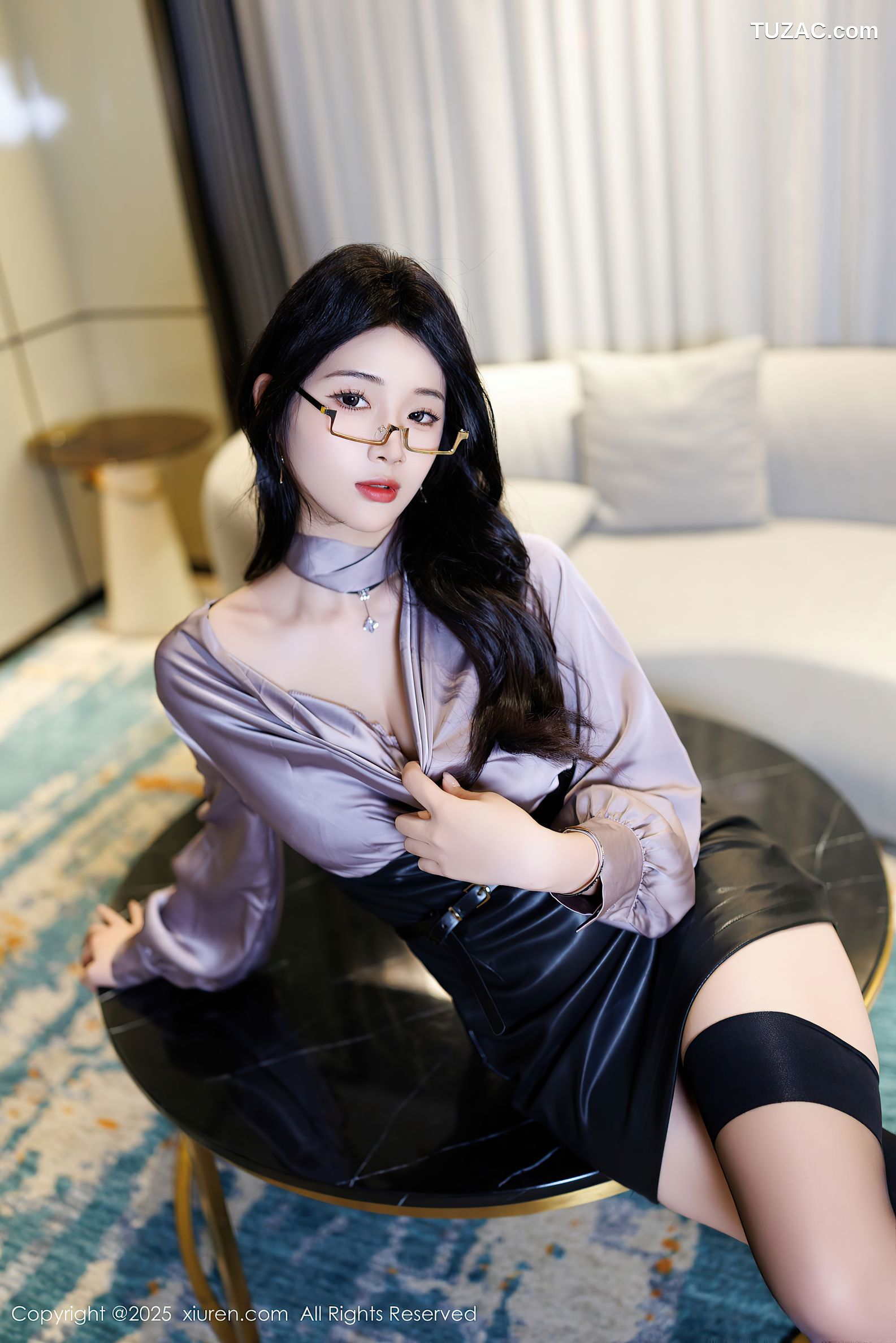 XiuRen秀人网-9904-南乔-紫衫黑皮短裙黑丝深蓝蕾丝内衣-2025.02.19