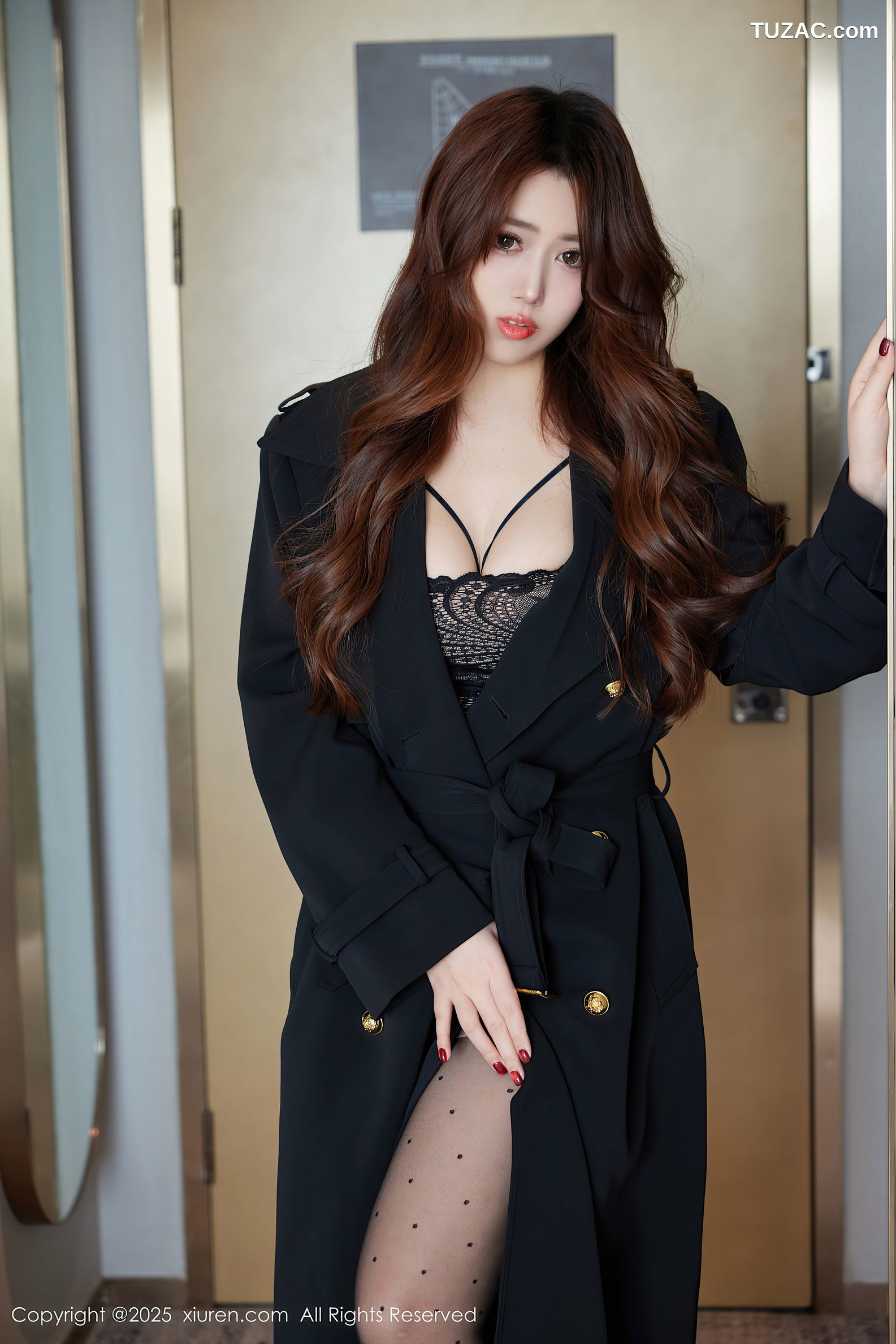 XiuRen秀人网-9913-蛋蛋宝-黑大衣黑蕾丝内衣黑丝-2025.02.20
