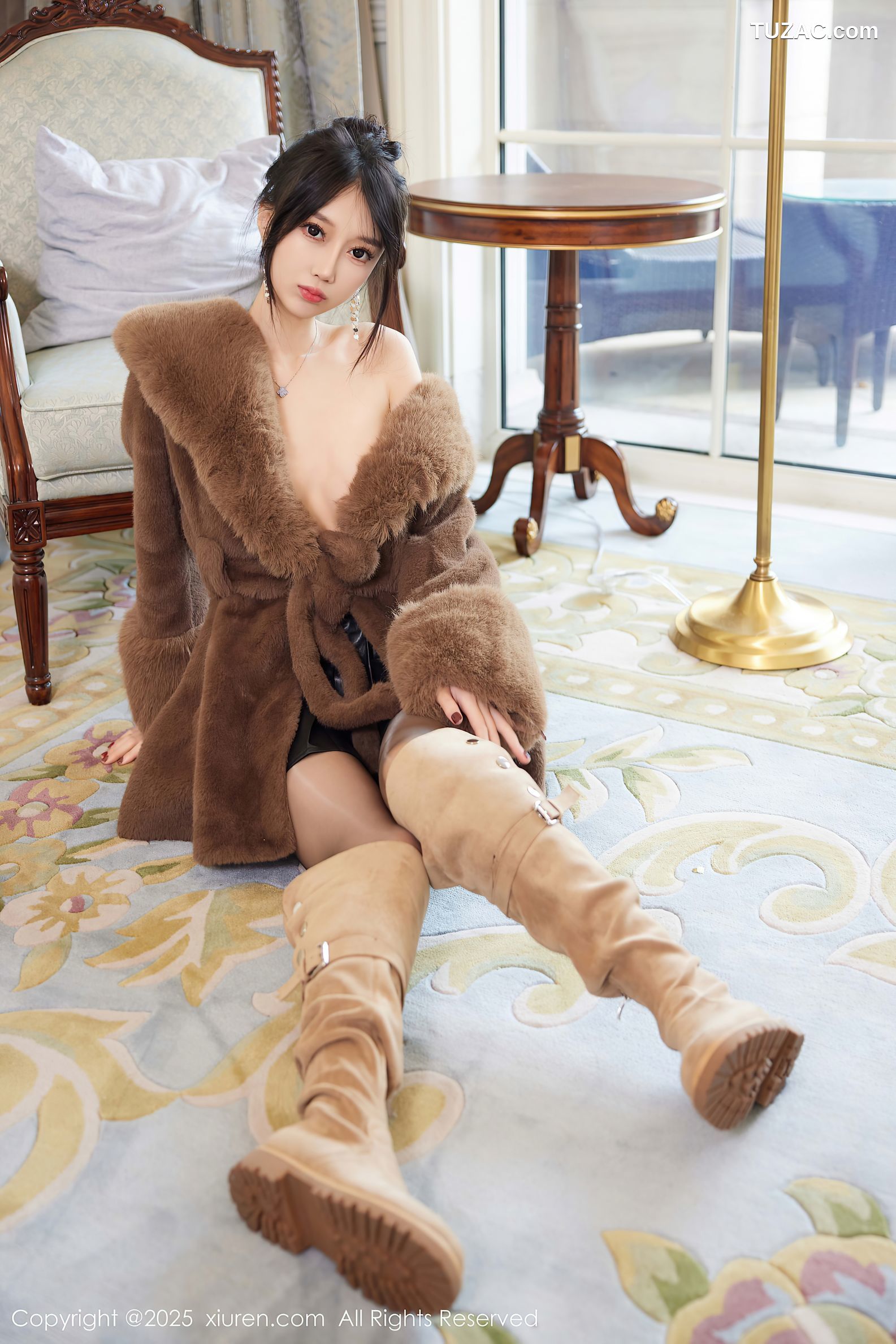 XiuRen秀人网-9919-玥儿玥er-褐色冬衣真空黑丝爆乳-2025.02.21