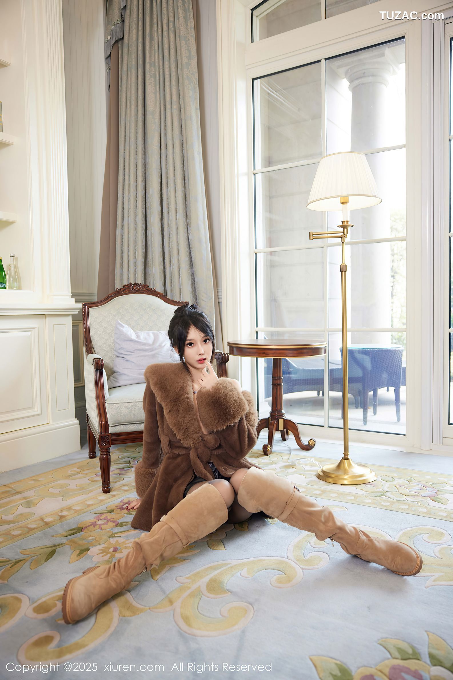 XiuRen秀人网-9919-玥儿玥er-褐色冬衣真空黑丝爆乳-2025.02.21