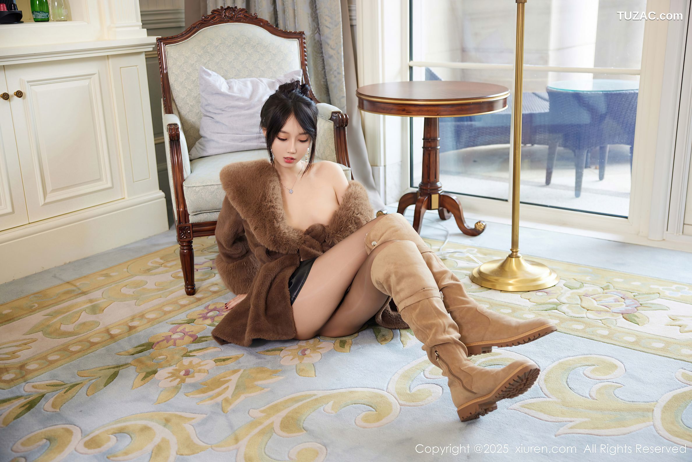 XiuRen秀人网-9919-玥儿玥er-褐色冬衣真空黑丝爆乳-2025.02.21