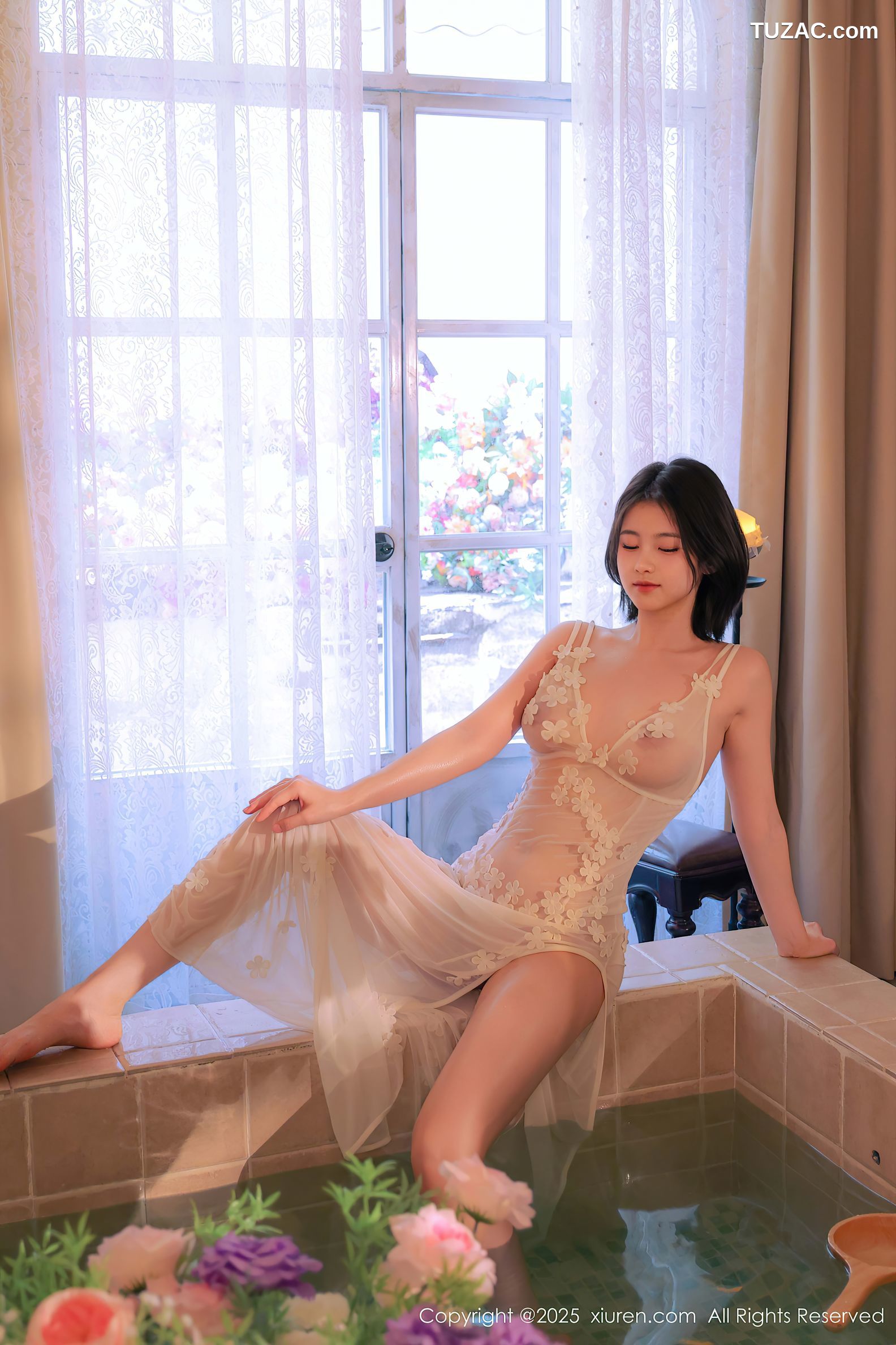 XiuRen秀人网-9920-小橘子orange-短发少女轻透白蕾丝睡裙浴池湿身-2025.02.21