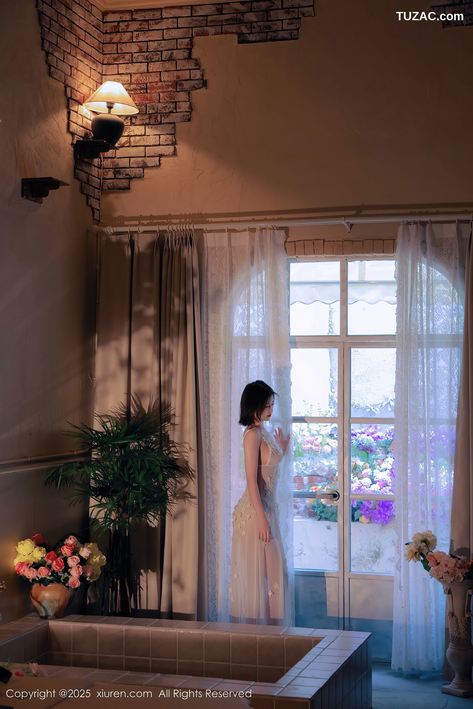 XiuRen秀人网-9920-小橘子orange-短发少女轻透白蕾丝睡裙浴池湿身-2025.02.21