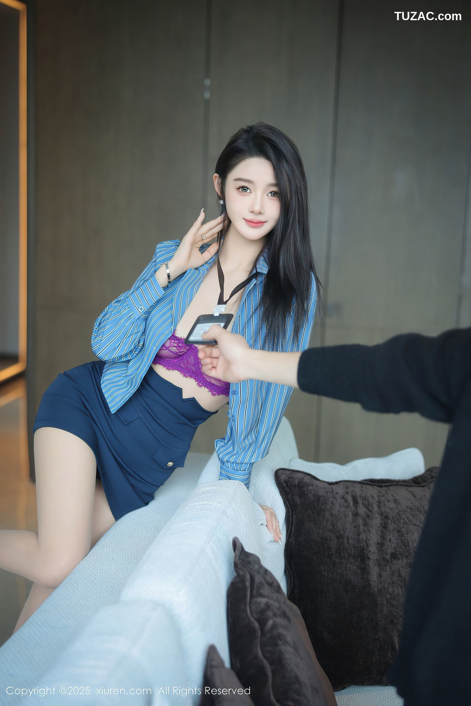 XiuRen秀人网-9921-Candy糖糖-OL蓝色条纹衬衫深蓝短裙紫色内衣肉丝-2025.02.21