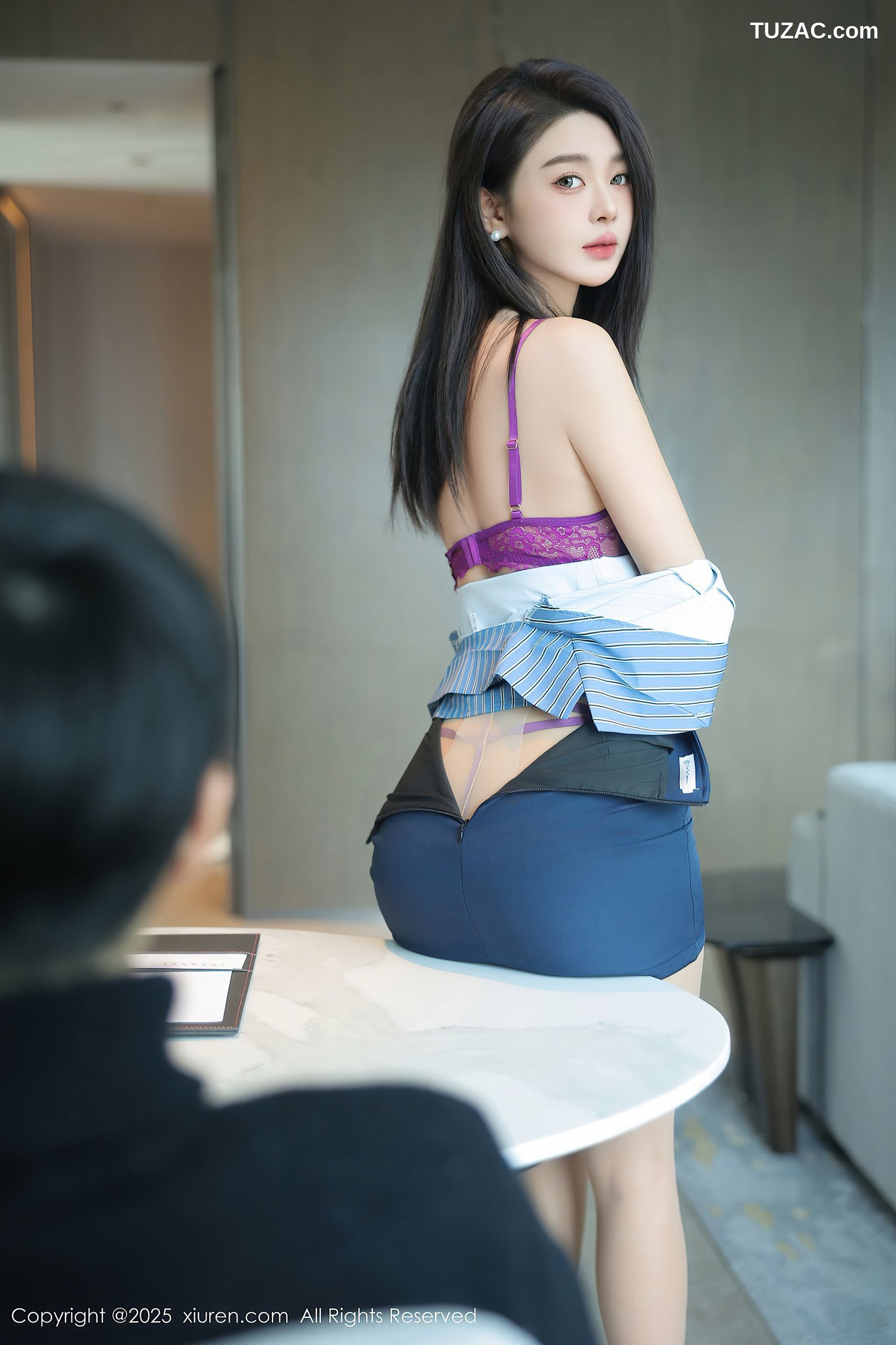 XiuRen秀人网-9921-Candy糖糖-OL蓝色条纹衬衫深蓝短裙紫色内衣肉丝-2025.02.21