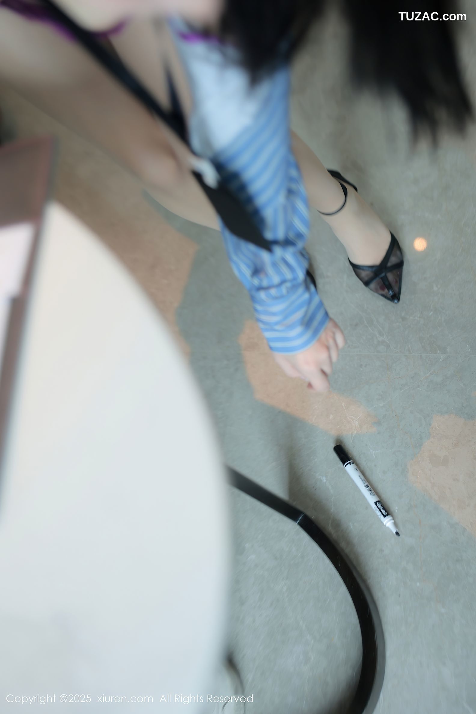 XiuRen秀人网-9921-Candy糖糖-OL蓝色条纹衬衫深蓝短裙紫色内衣肉丝-2025.02.21