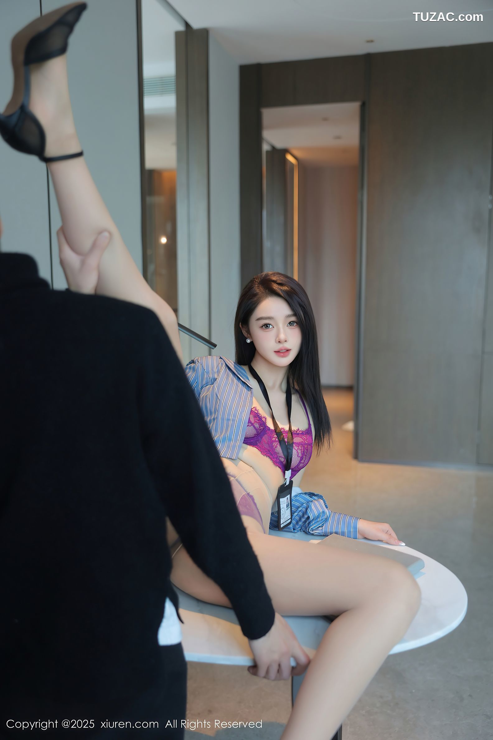 XiuRen秀人网-9921-Candy糖糖-OL蓝色条纹衬衫深蓝短裙紫色内衣肉丝-2025.02.21