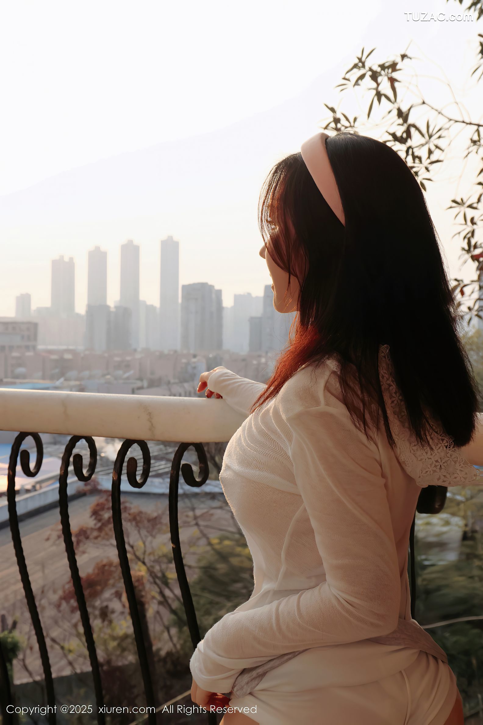 XiuRen秀人网-9923-小薯条nienie-白T短裙浴室湿身爆乳-2025.02.21