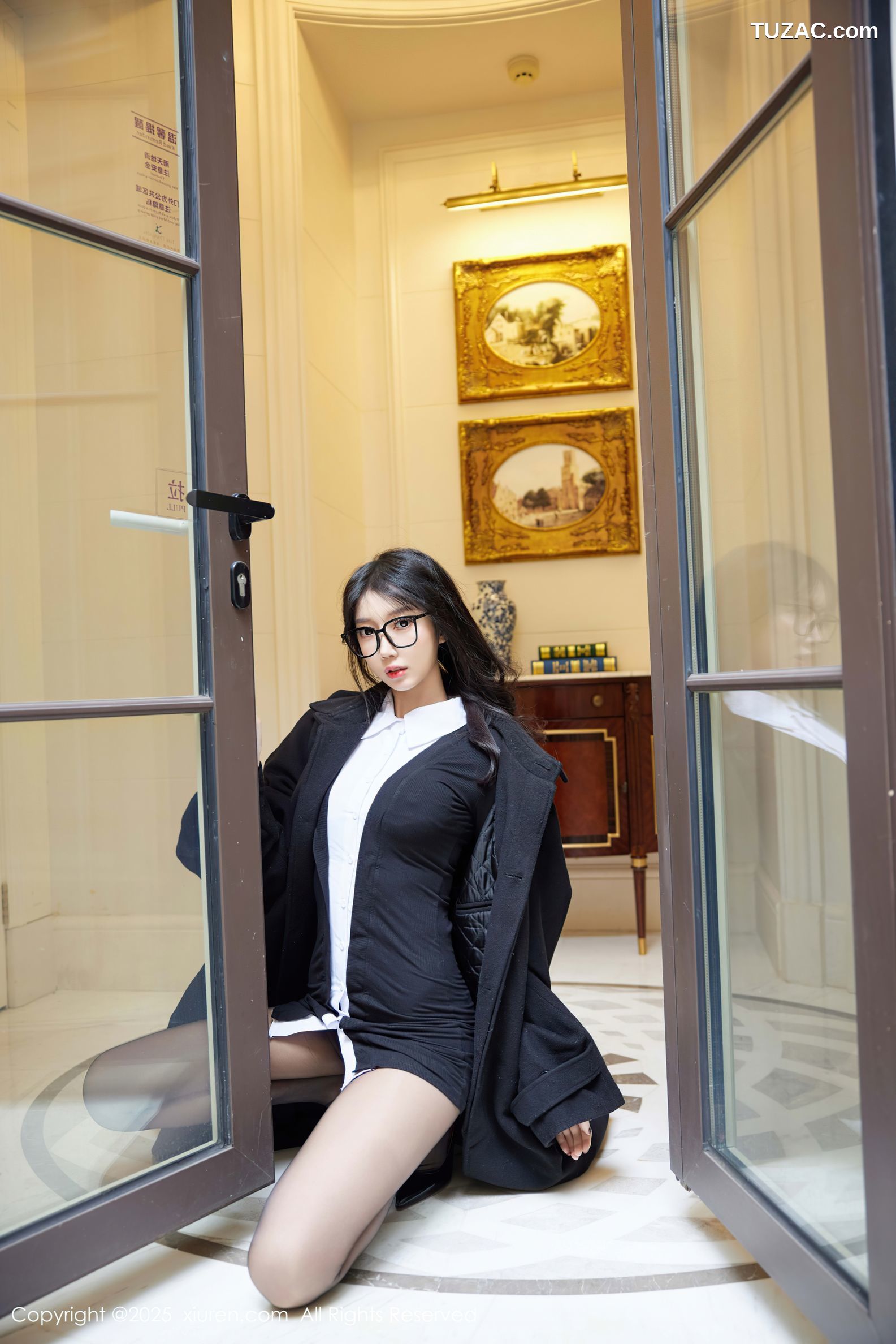 XiuRen秀人网-9926-玥儿玥er-眼镜OL黑色外套黑衬衫黑丝-2025.02.24