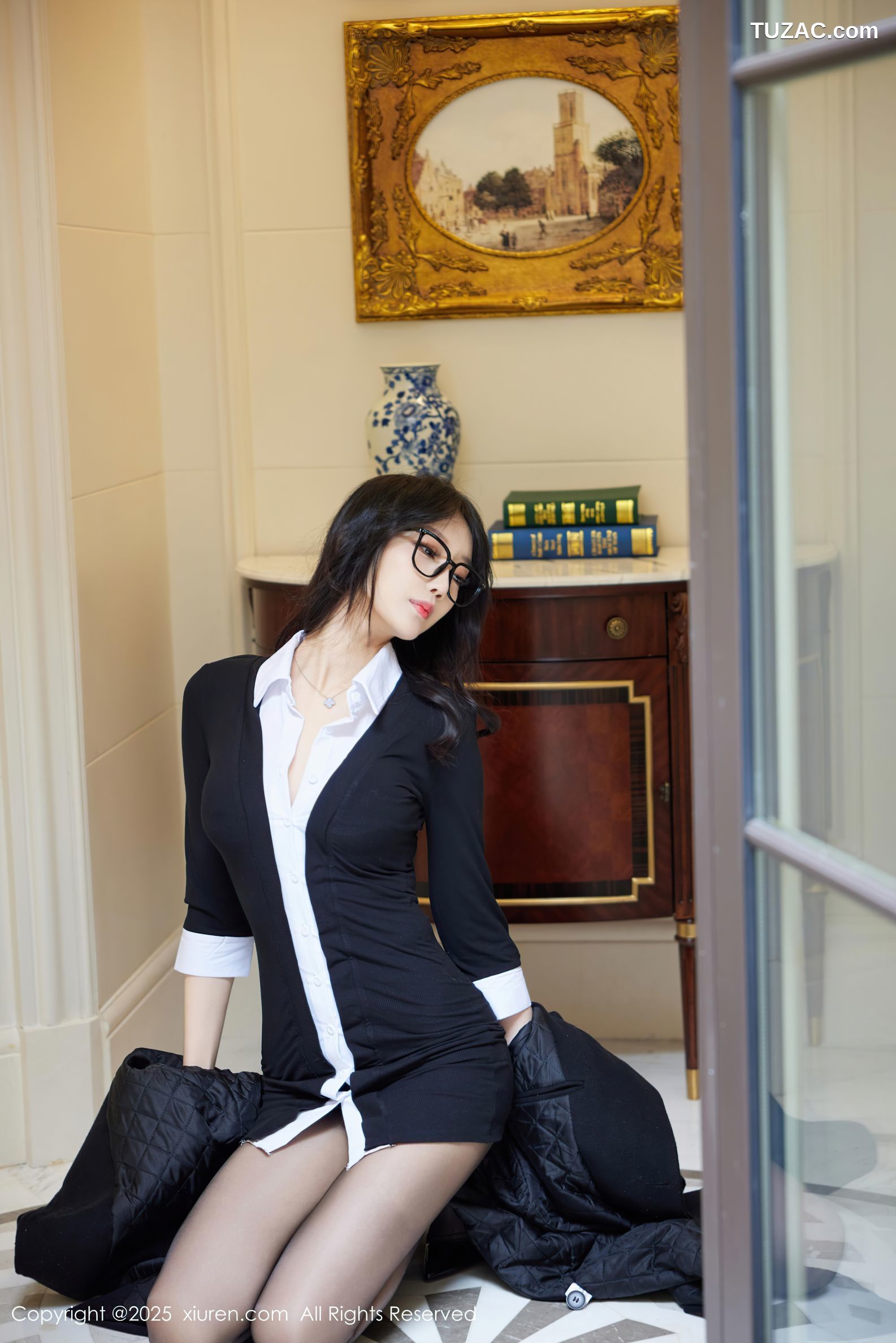 XiuRen秀人网-9926-玥儿玥er-眼镜OL黑色外套黑衬衫黑丝-2025.02.24
