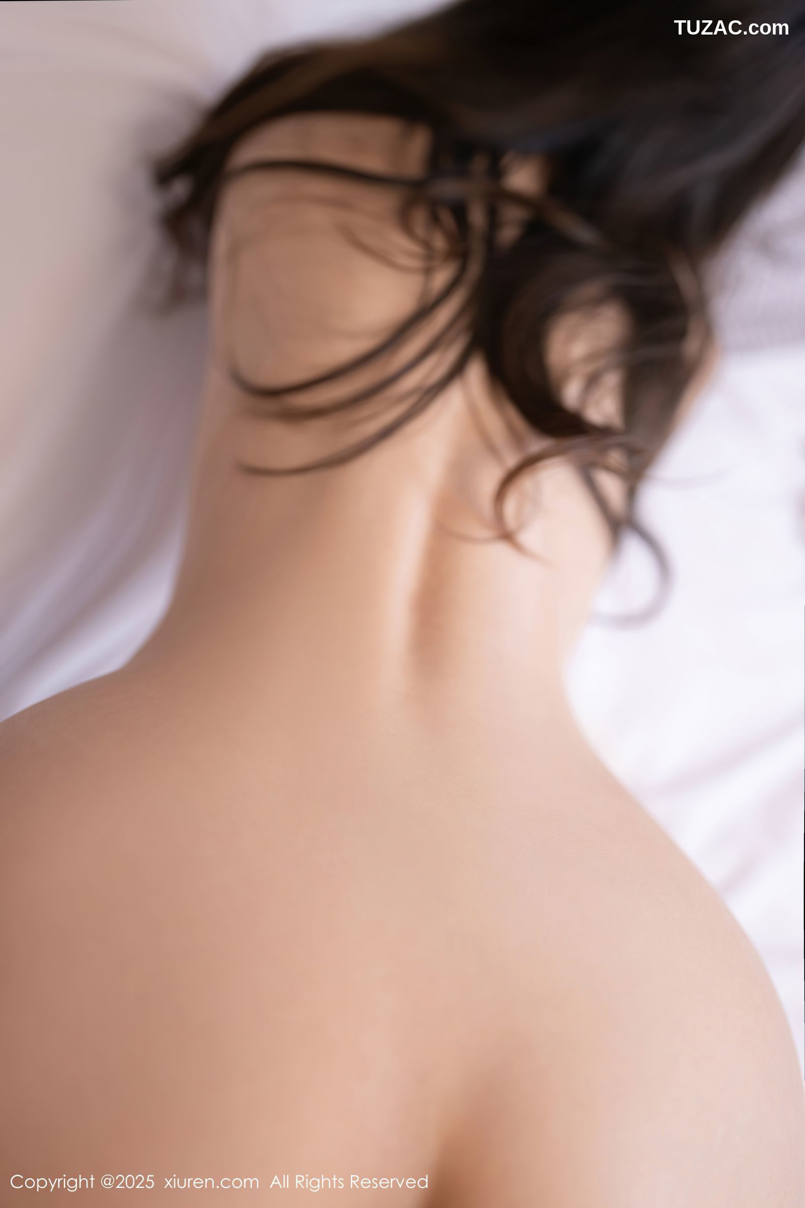 XiuRen秀人网-9928-唐安琪-前任偶遇剧情-蓝条纹衬衫短裙玉足美女-2025.02.24