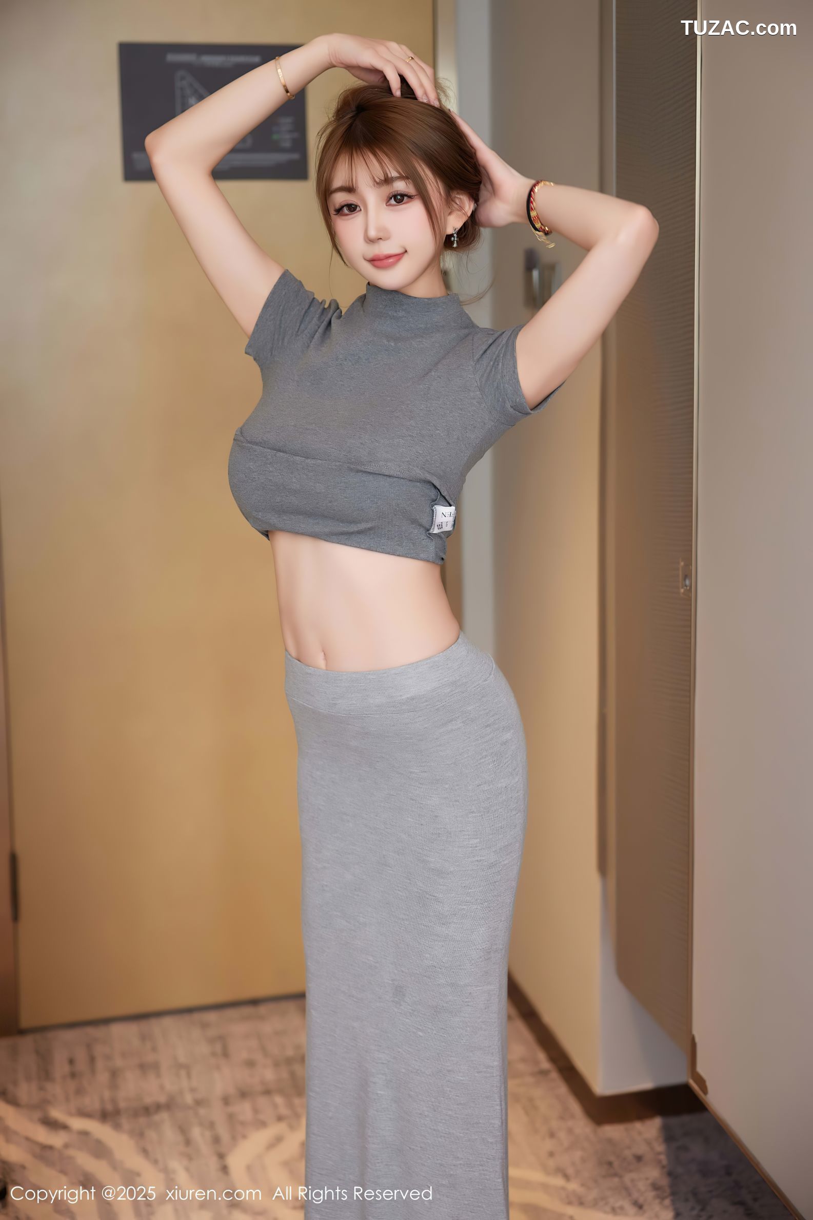 XiuRen秀人网-9931-Zoe柚柚-灰T紧身筒裙灰丝爆乳-2025.02.25