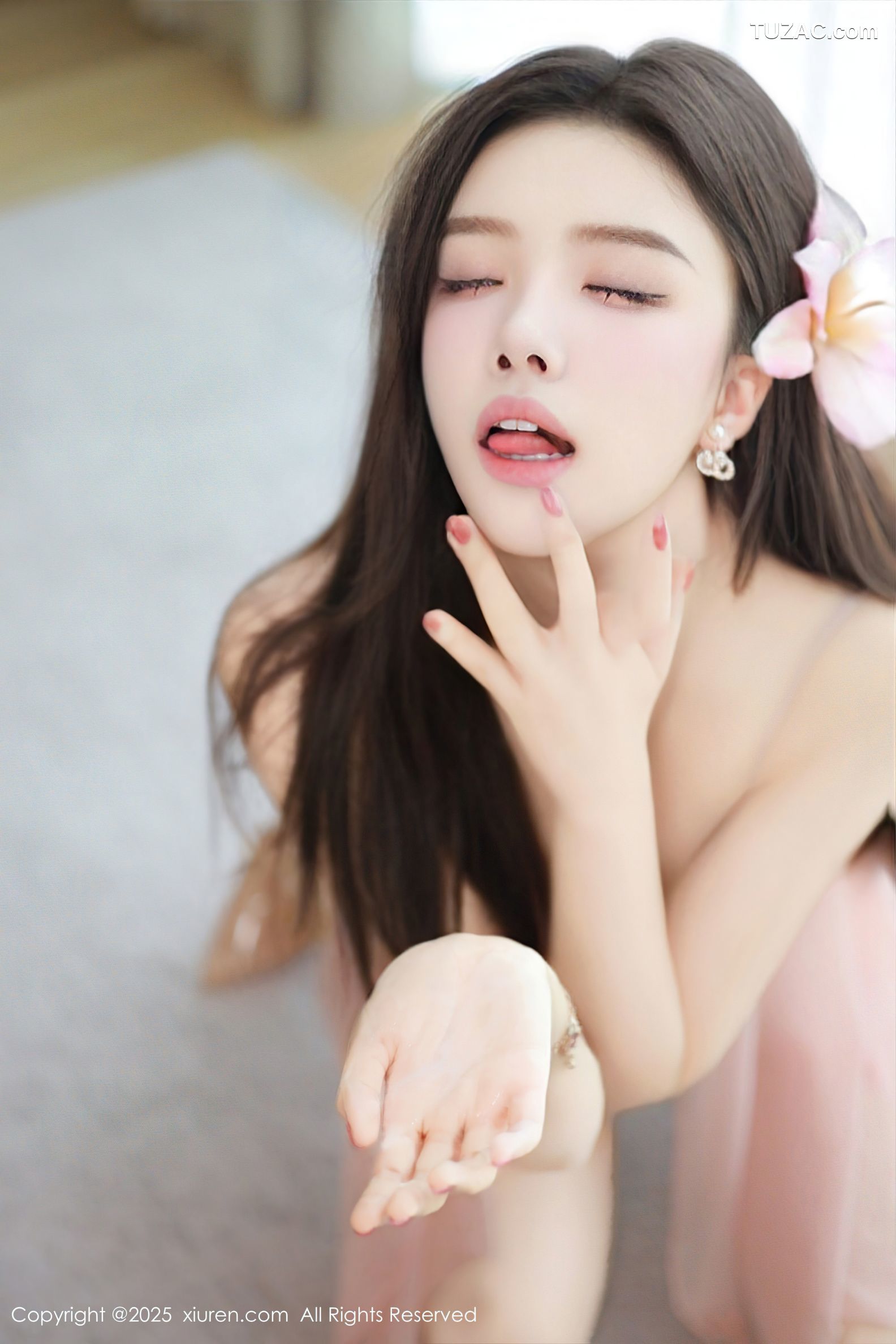 XiuRen秀人网-9932-唐翩翩-人妻剧情粉色轻透睡裙爆乳-2025.02.25