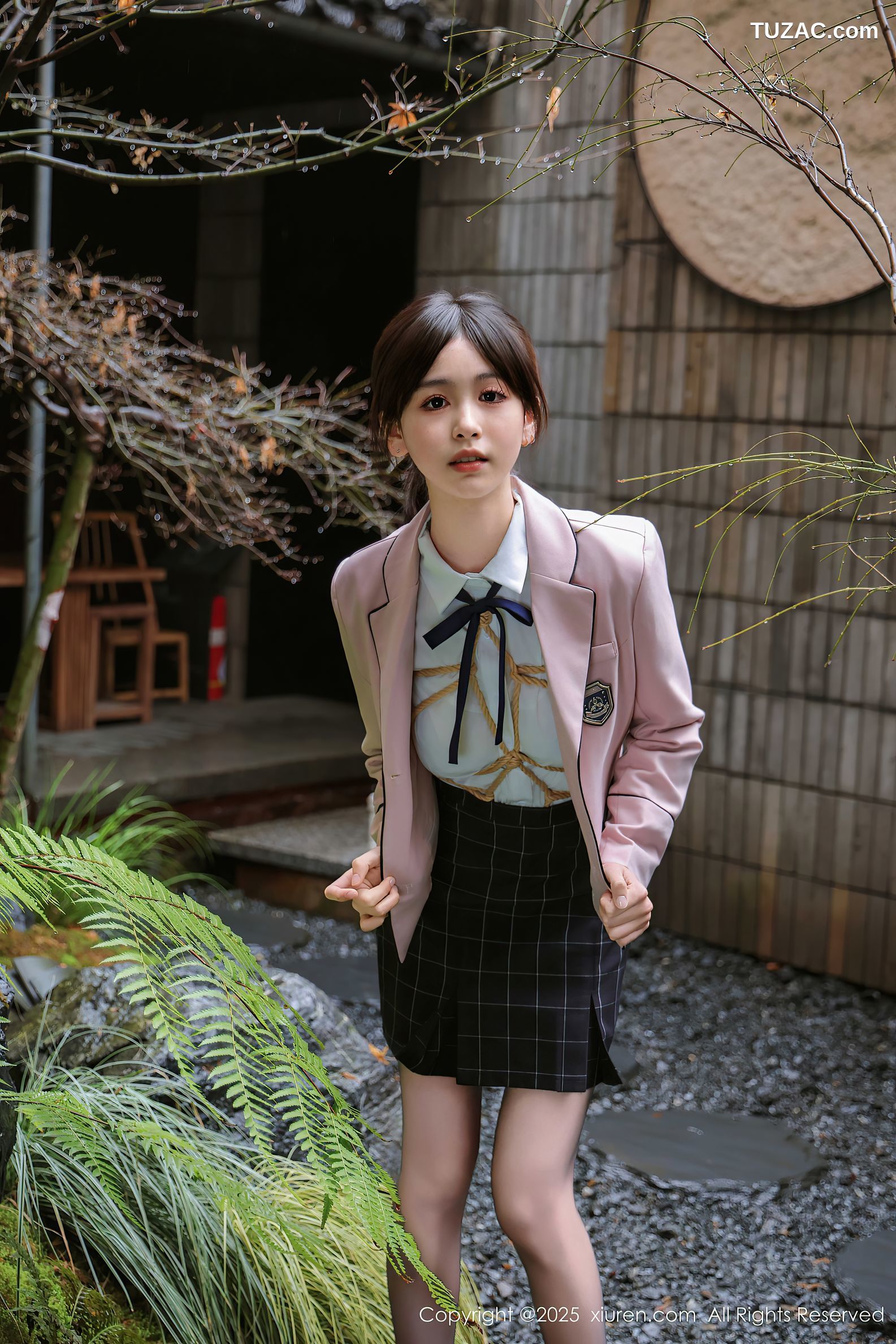 XiuRen秀人网-9949-奶芙乔乔-清纯校服白衬衫酒红内衣黑丝浴室捆绑-2025.02.28