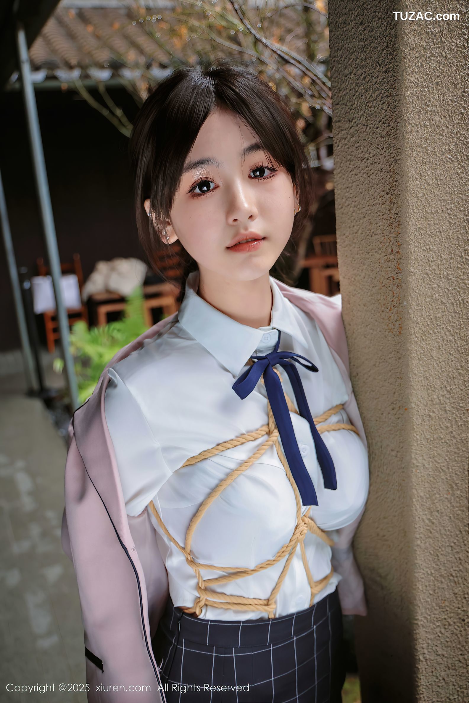 XiuRen秀人网-9949-奶芙乔乔-清纯校服白衬衫酒红内衣黑丝浴室捆绑-2025.02.28