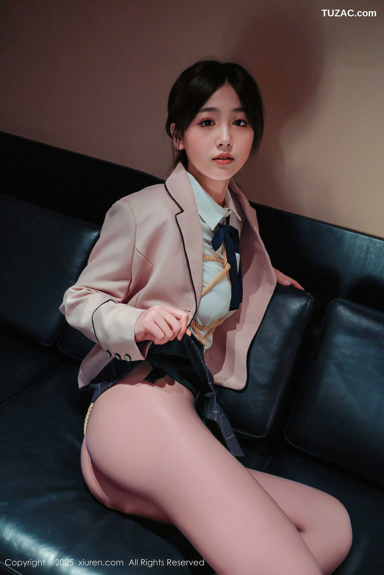 XiuRen秀人网-9949-奶芙乔乔-清纯校服白衬衫酒红内衣黑丝浴室捆绑-2025.02.28