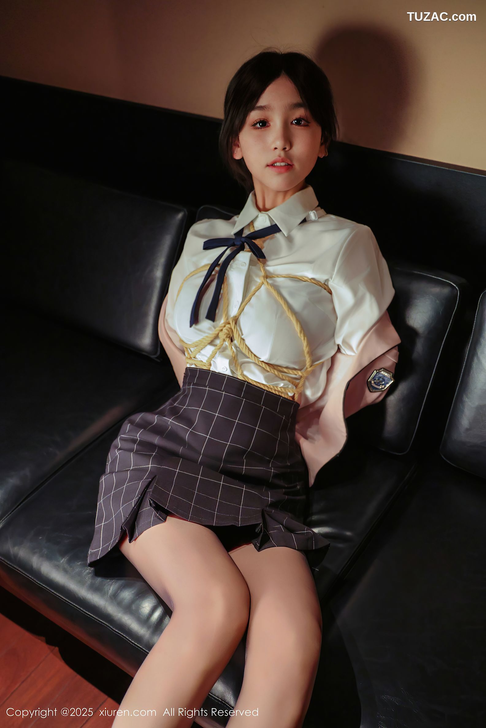 XiuRen秀人网-9949-奶芙乔乔-清纯校服白衬衫酒红内衣黑丝浴室捆绑-2025.02.28